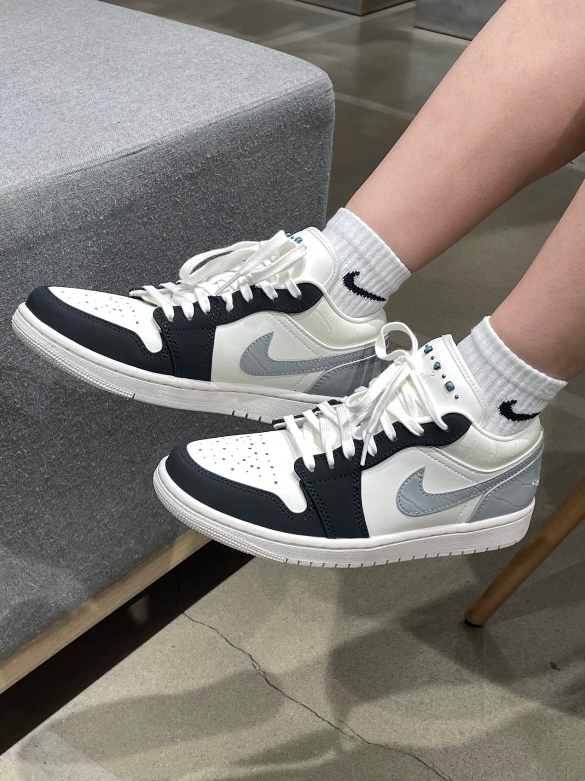 【新品發售】Nike Air Jordan 1 Low 白藍灰 綠松石｜IO2242-101