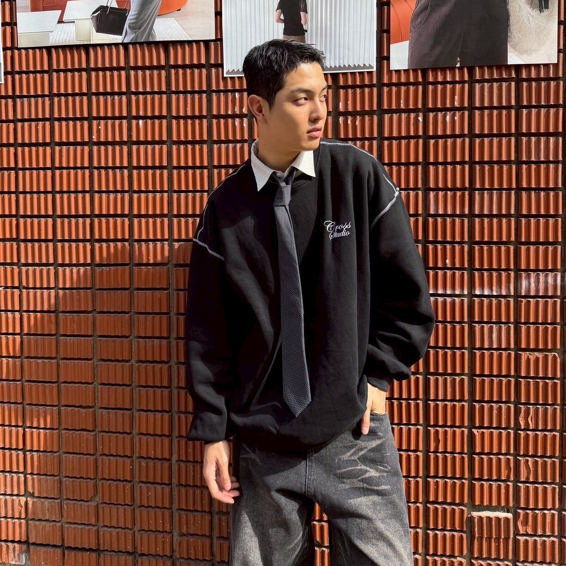 【現貨】Cross Studio反車線草寫大學T