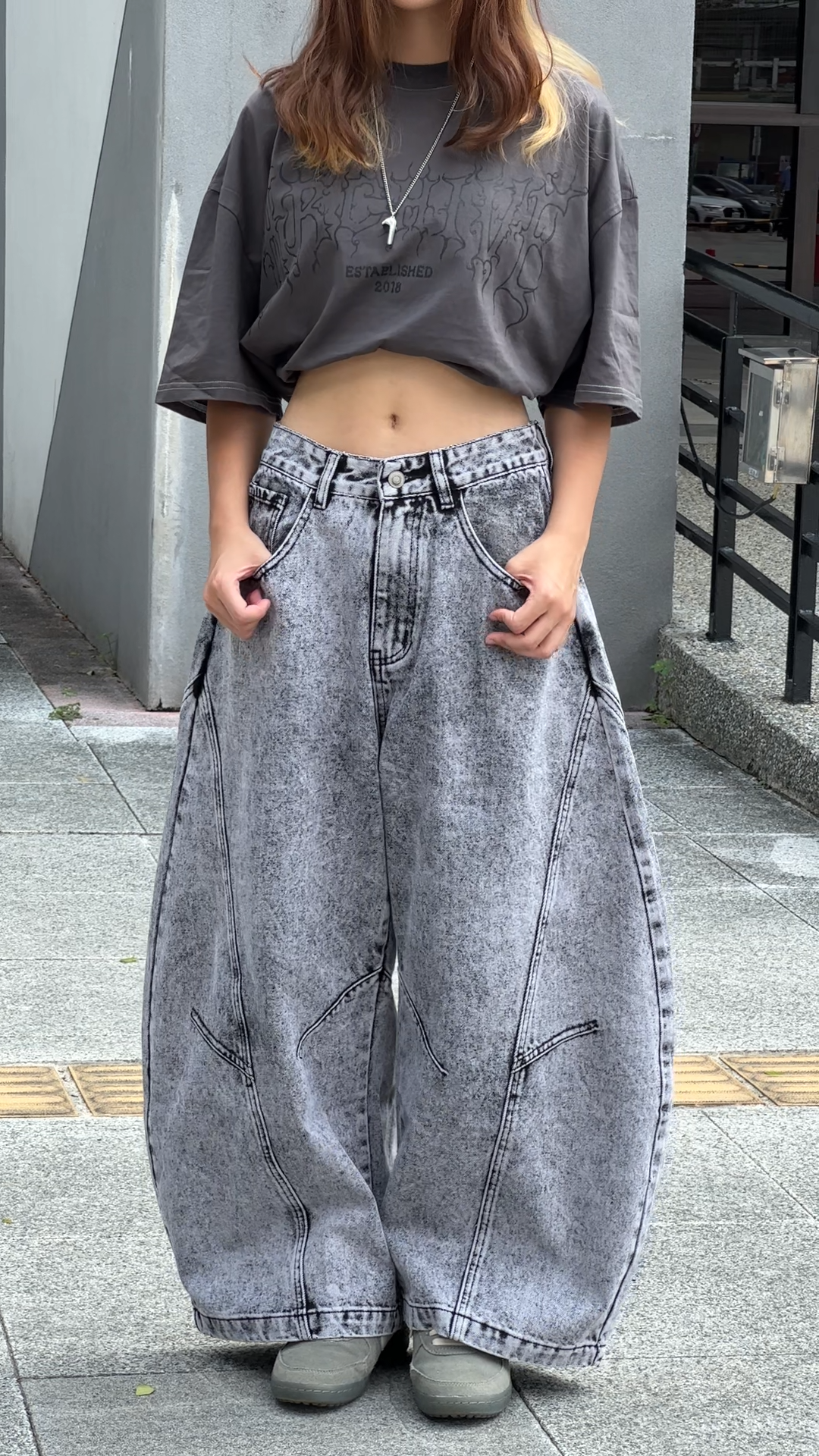 【爆款現貨】灰隕星塵刷色彎刀褲