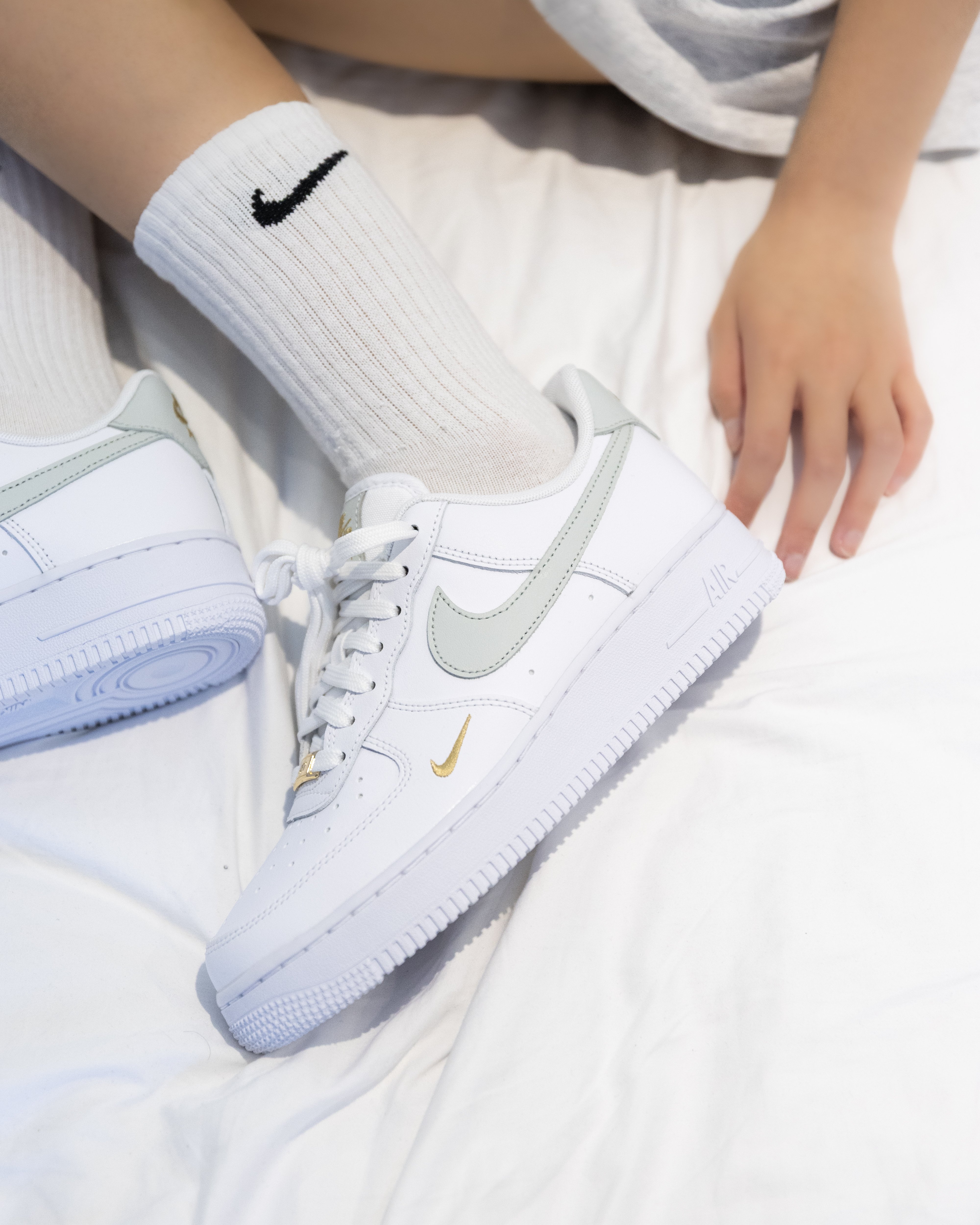 【現貨】NIKE AIR FORCE 1 白綠 小金勾 灰綠 女鞋｜CZ0270-106
