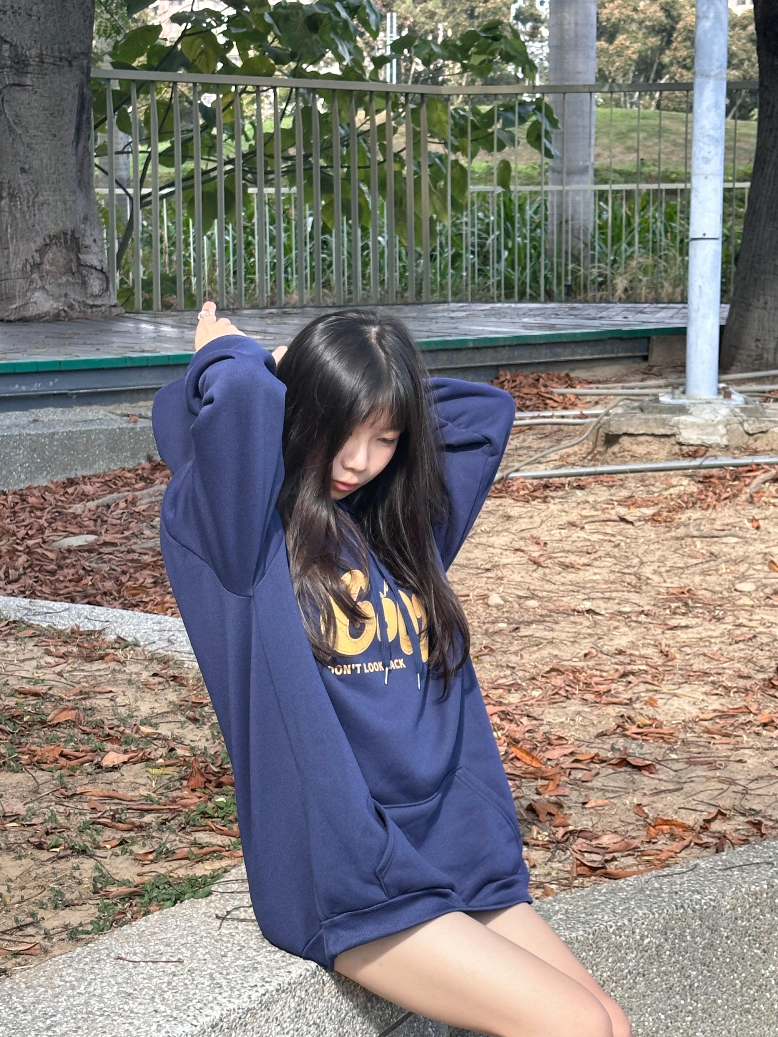 【現貨】Goozi字體刷毛帽T