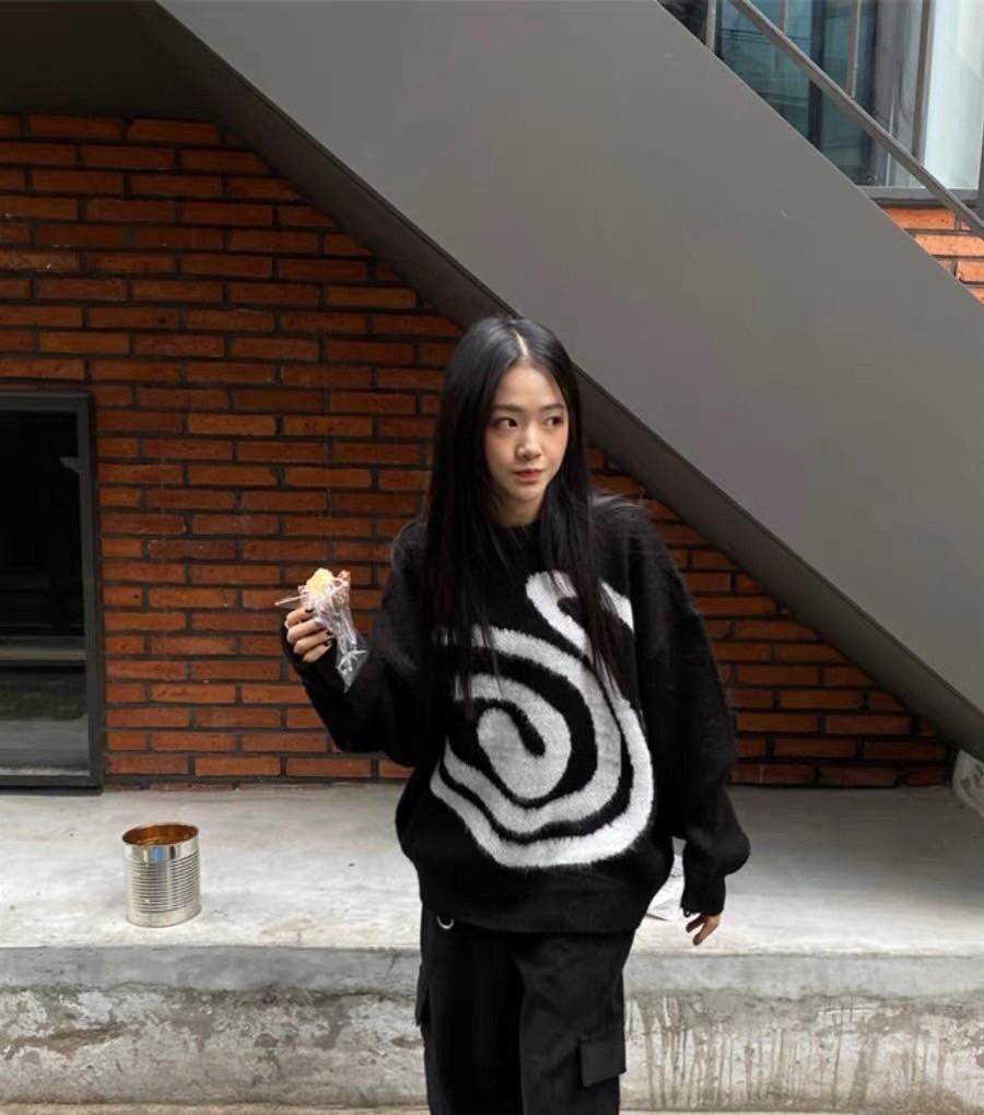 【質感單品】漩渦重磅毛衣