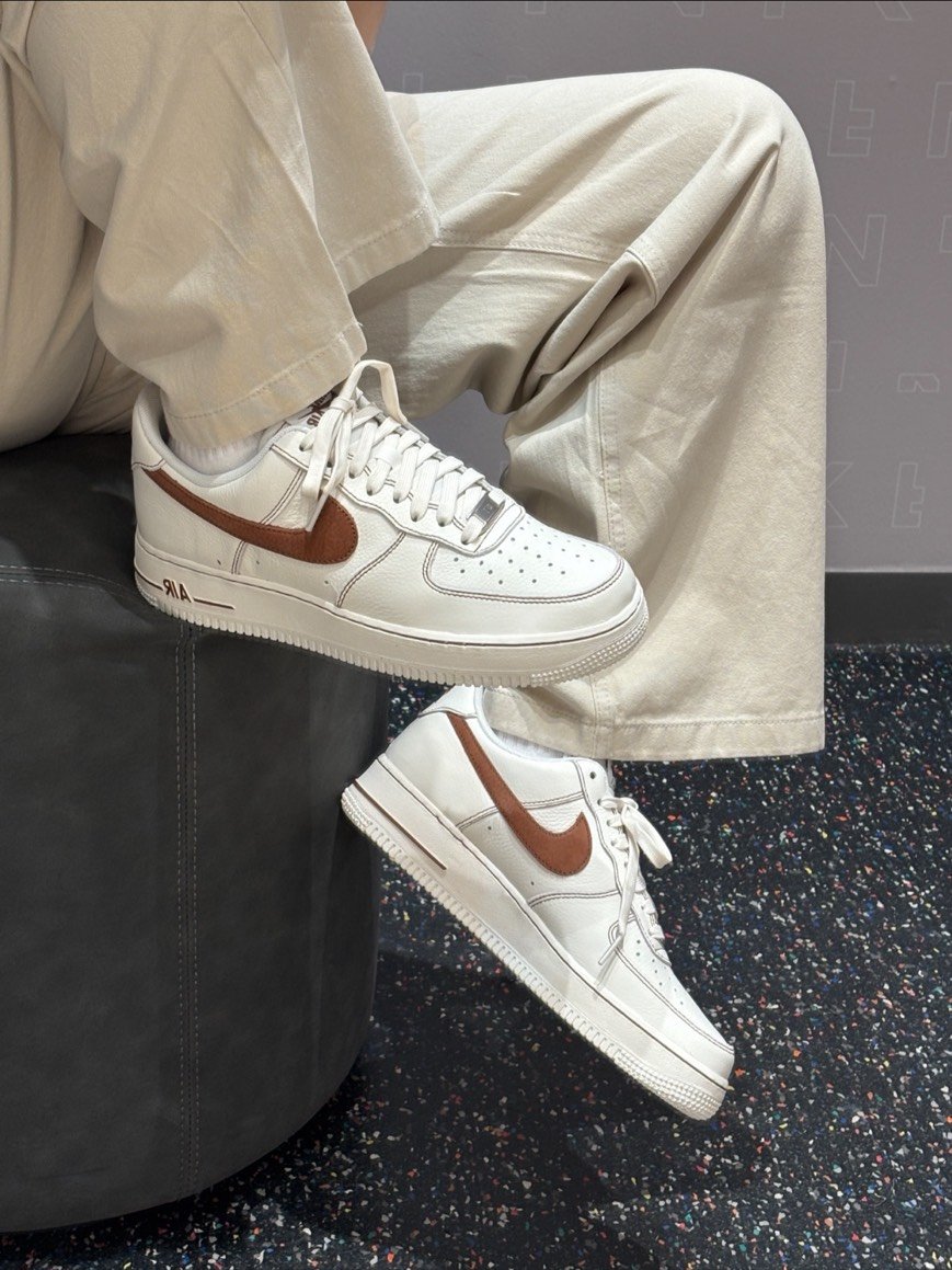 【全新爆款預購】NIKE AIR FORCE 1 白摩卡 反車線 男款｜HQ2037-101