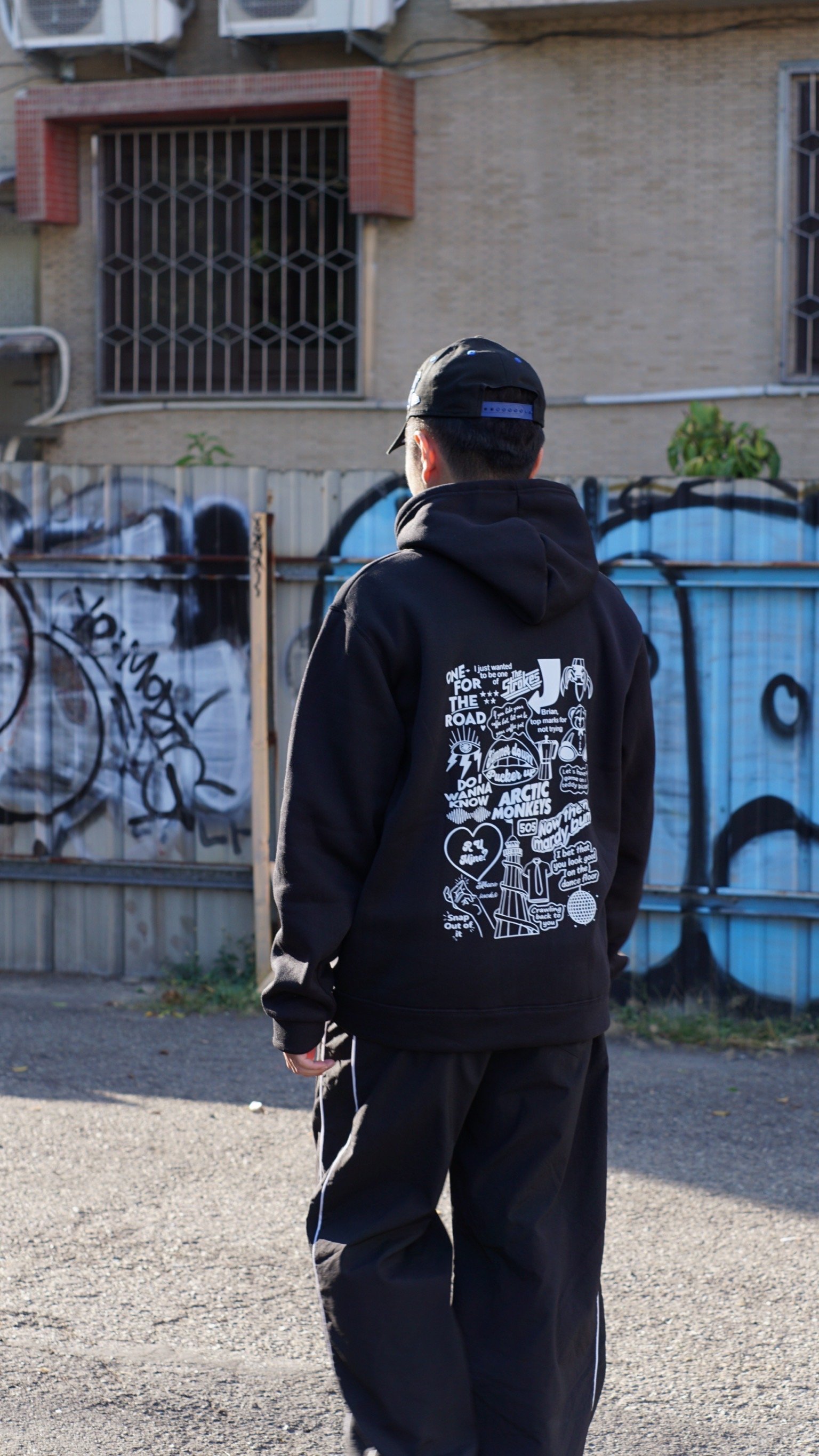 【現貨】美式汽車背後滿版大圖帽T