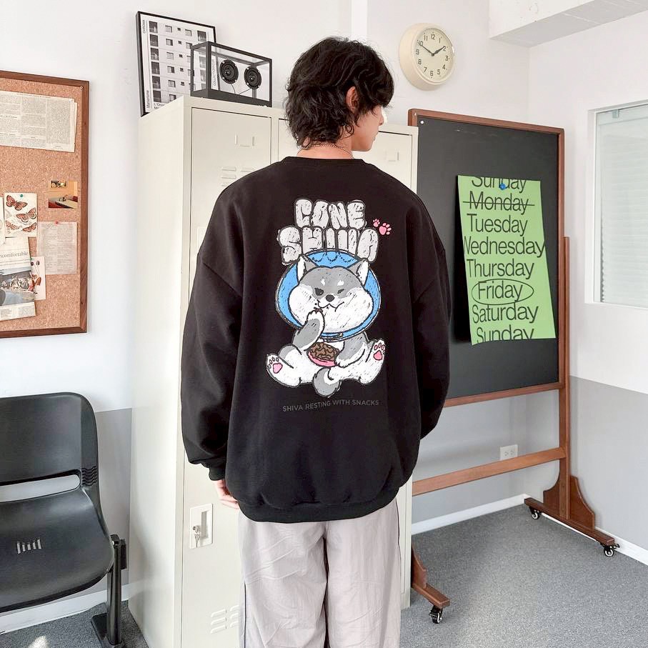 【現貨】CONE SHIVA插畫感柴犬印花大學T