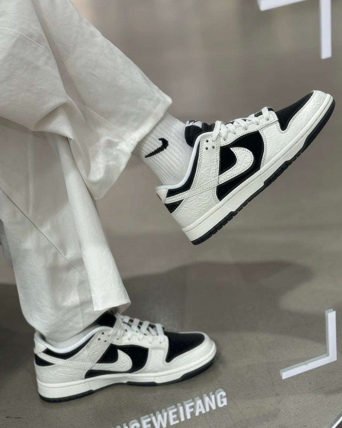 【爆款!現貨】Nike w Dunk Low CNY 浮雕反轉熊貓 飛馬年限定 女款｜IF3944-001