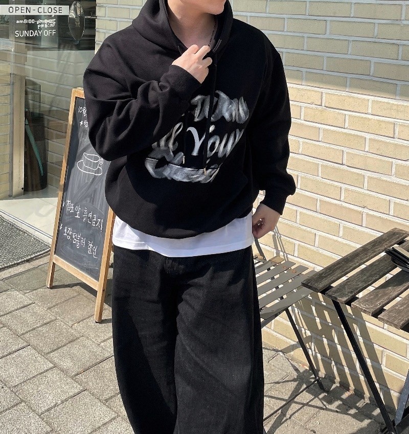 【現貨】動態模糊英字帽T