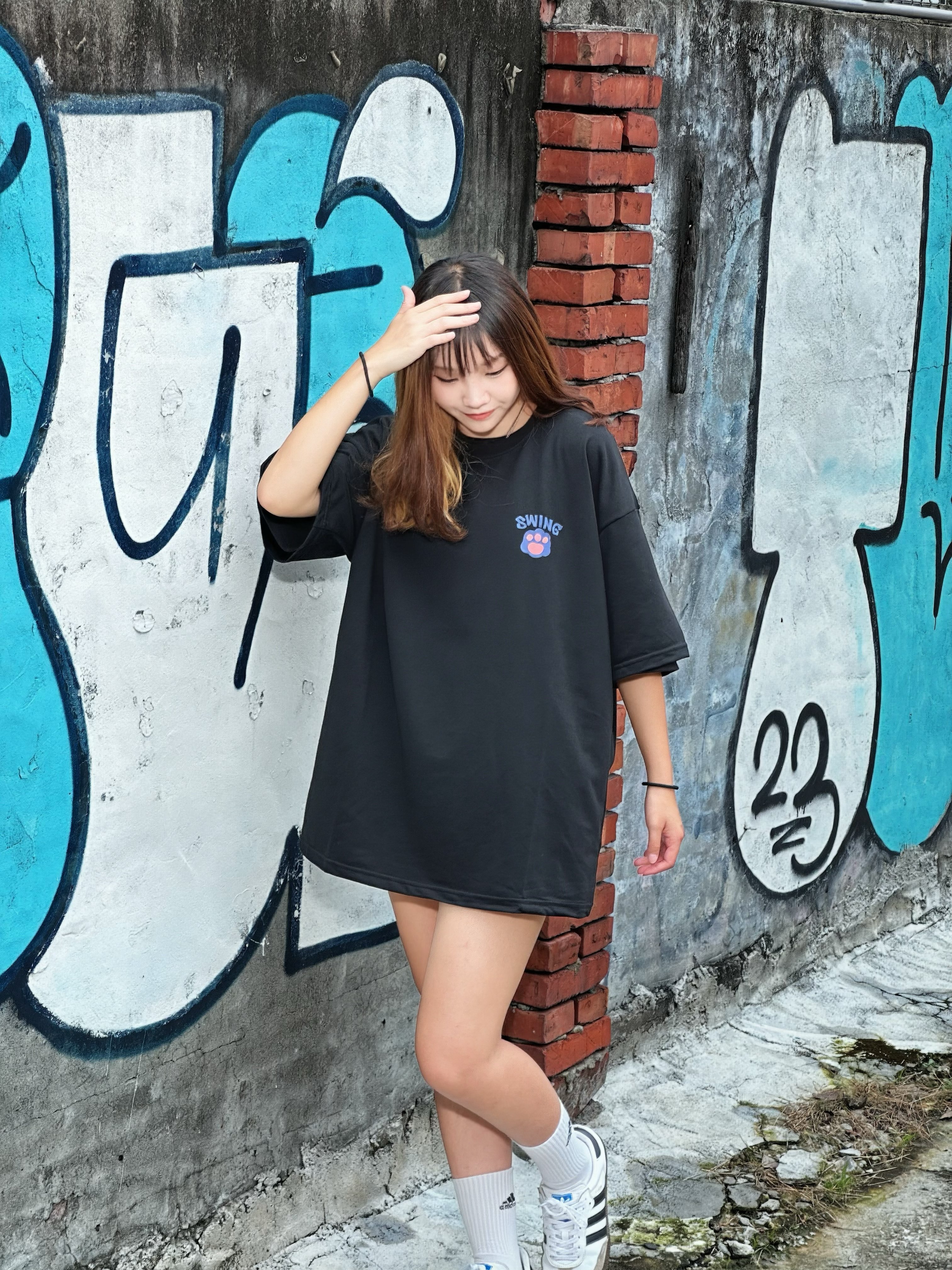 【現貨】SWING小狗盪鞦韆印花短T