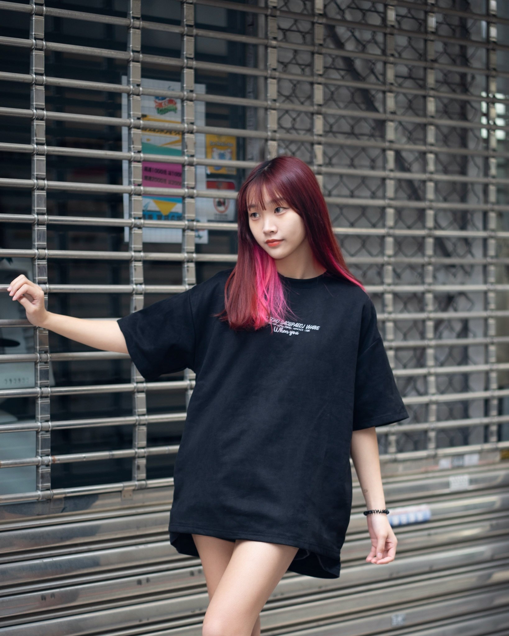 【現貨】荊棘五角星刺繡麂皮短T