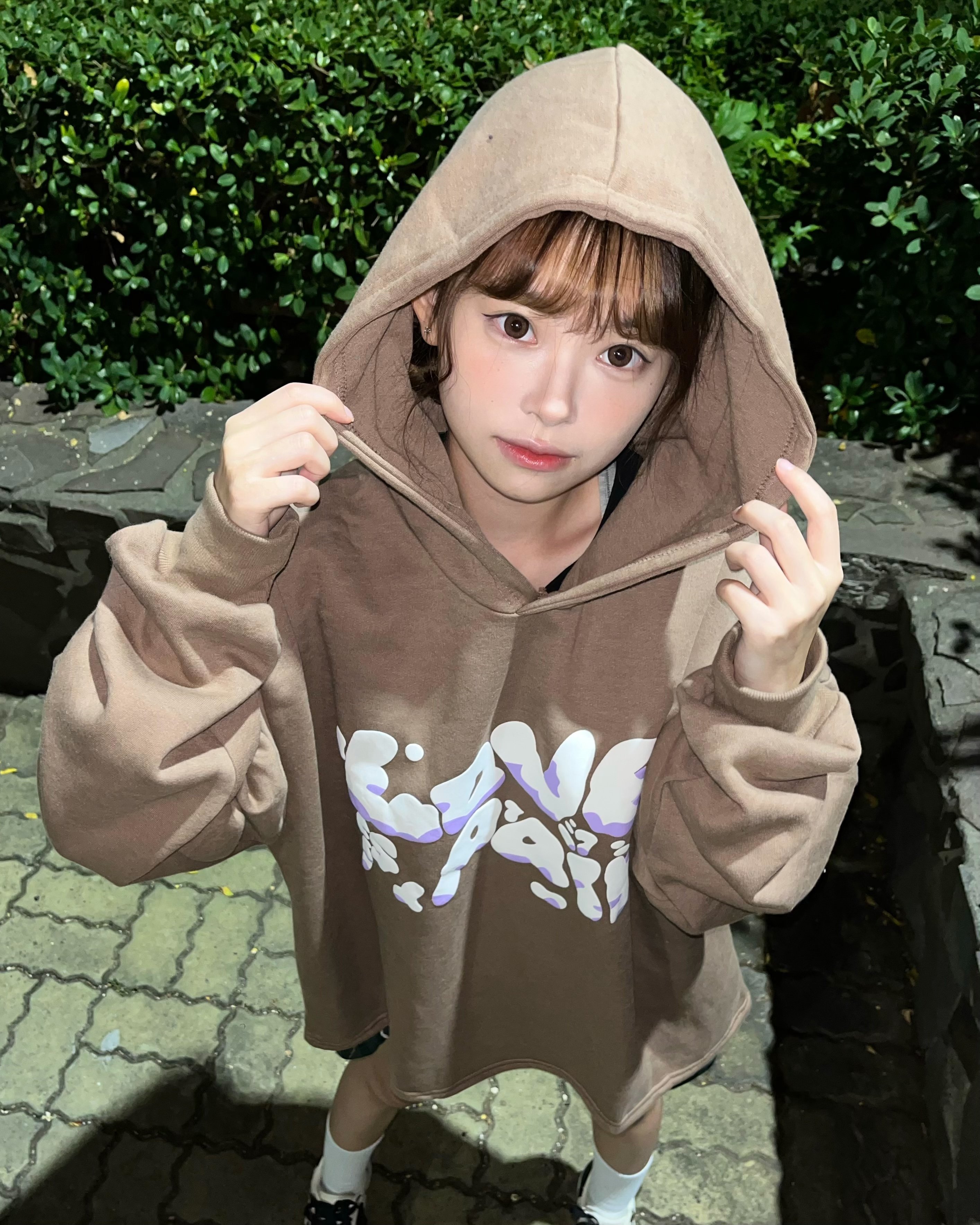 【現貨】街頭吐煙圈發泡短寬帽T