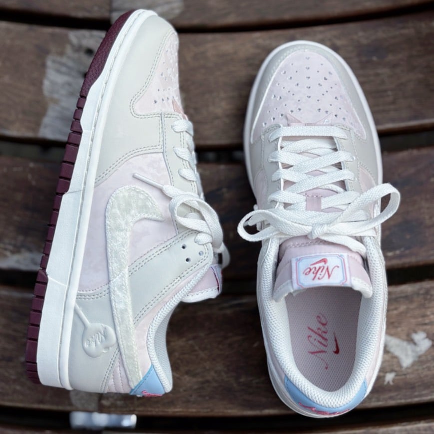 【限量預訂】Nike Dunk Low 情人節限定 奶油櫻花粉 淺粉 寶寶藍 毛絨勾刺繡愛心蝴蝶結｜IQ1145-610