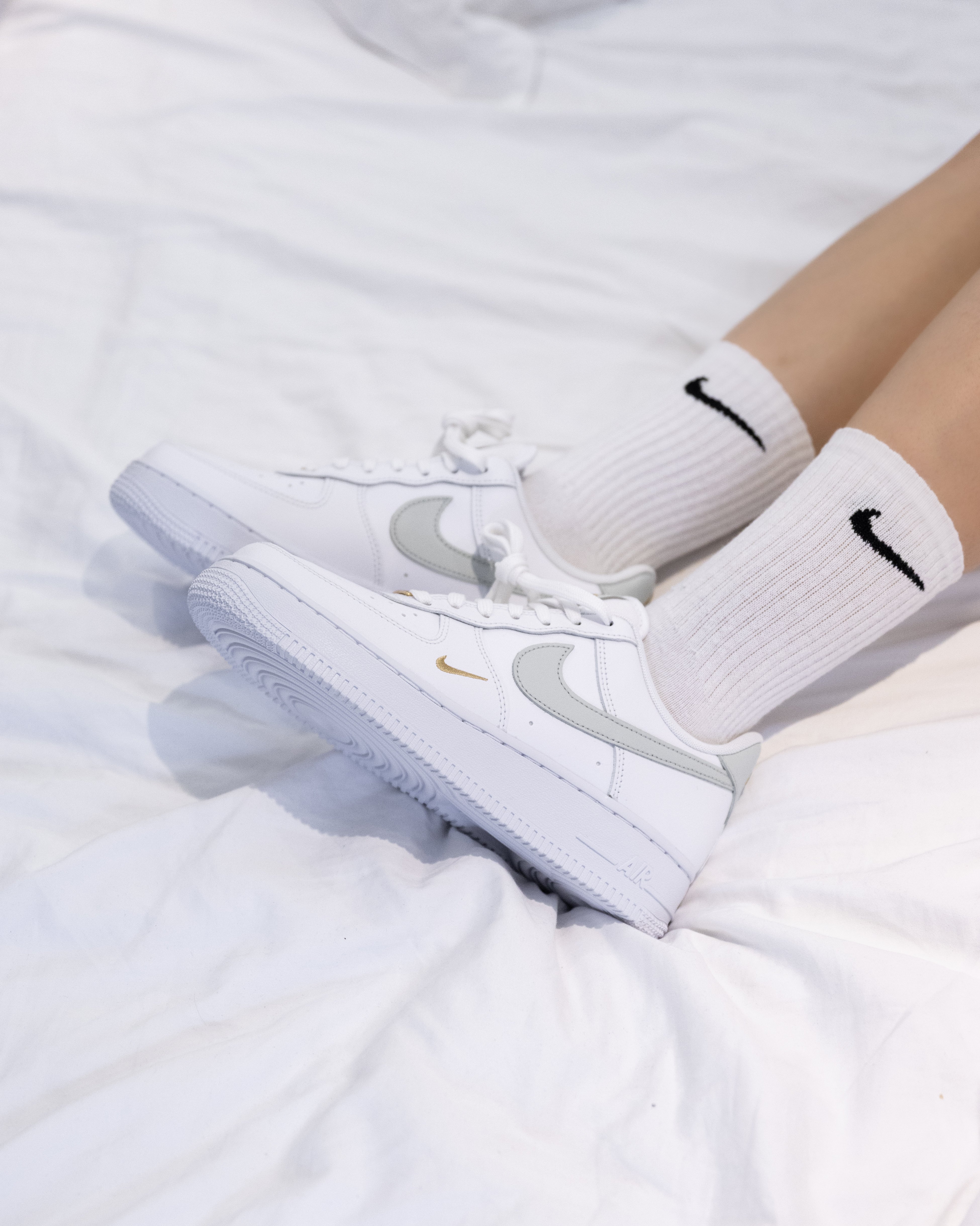 【現貨】NIKE AIR FORCE 1 白綠 小金勾 灰綠 女鞋｜CZ0270-106
