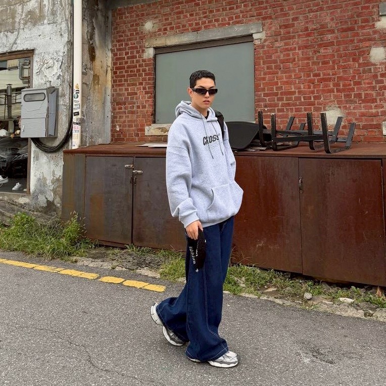 【現貨】CROSS立體框線陰影帽T