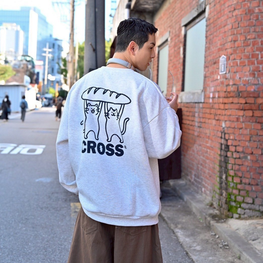 【現貨】CROSS麵包貓咪大學T