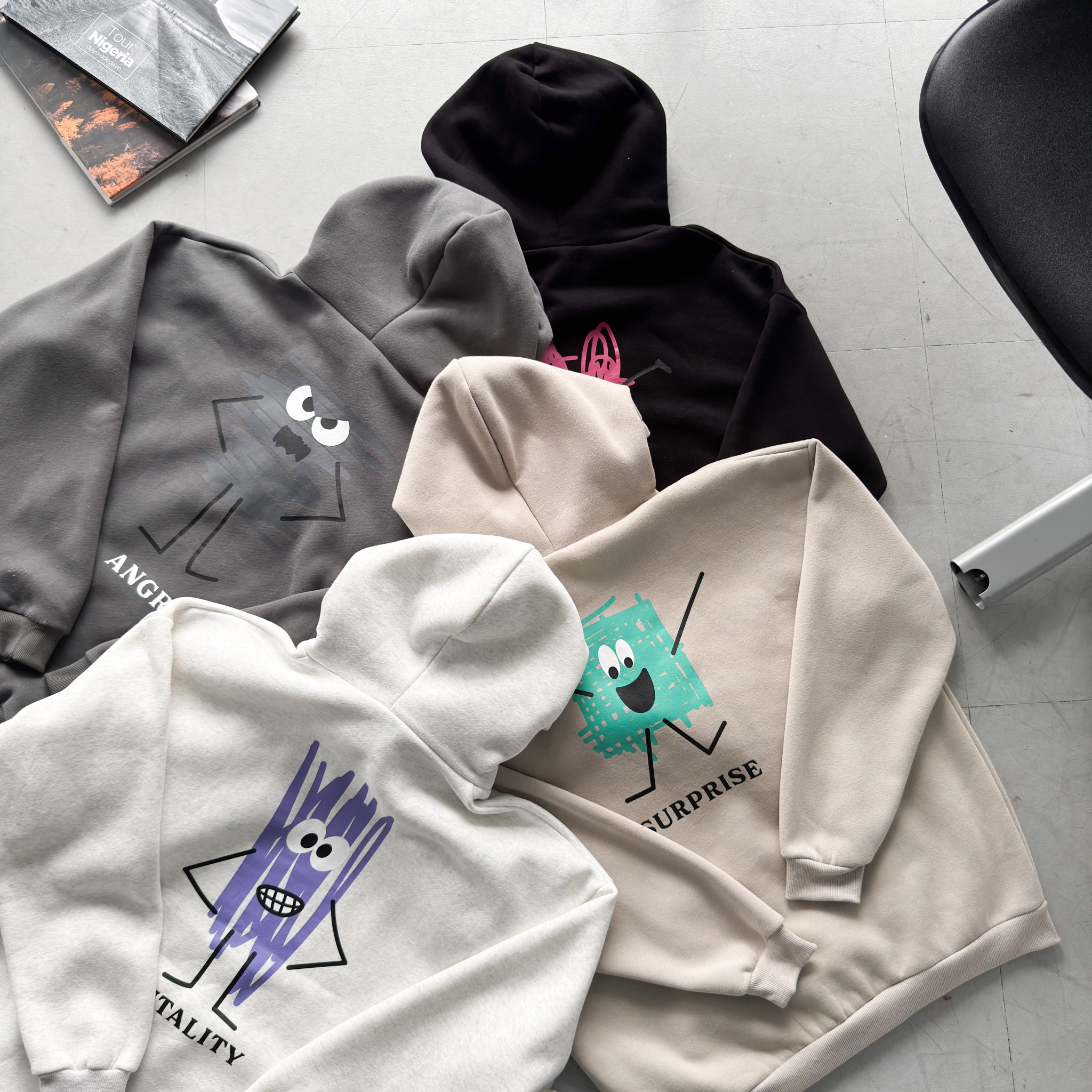 【四色圖案不同!!隊服首選】手繪感心情表情帽T