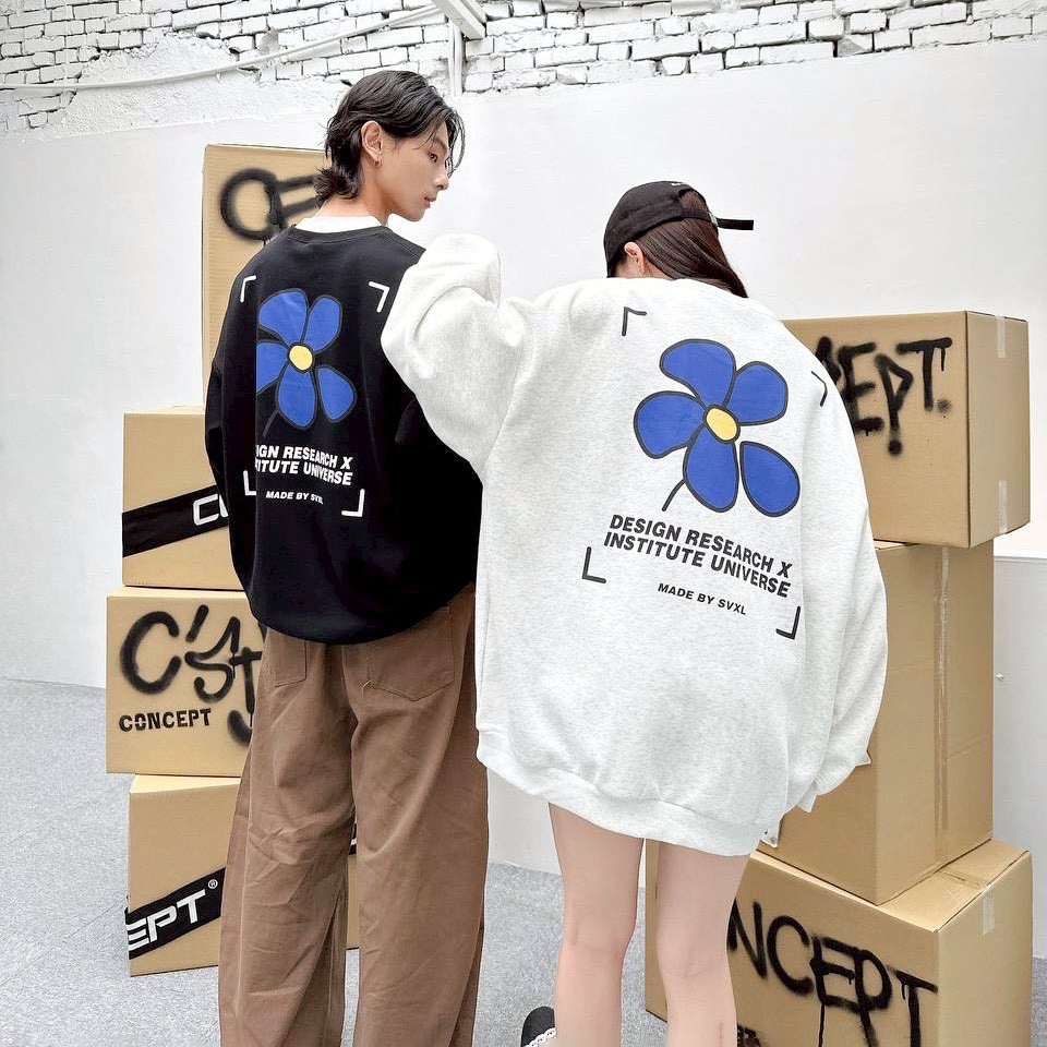 【現貨】刺繡對焦框花朵大學T