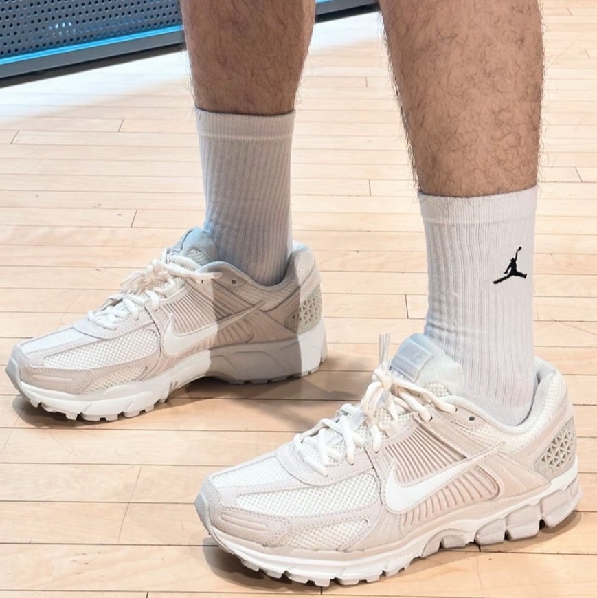 【限量現貨折扣】Nike Zoom Vomero 5 奶灰麂皮 奶茶色 男款｜HF1553-100