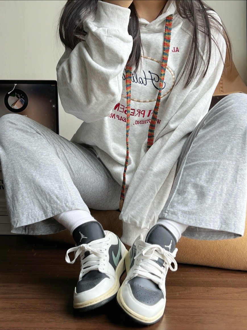 【爆款!】AIR JORDAN 1 小綠倒勾橄欖綠倒勾配色 女鞋 Jade Smoke｜DC0774-001