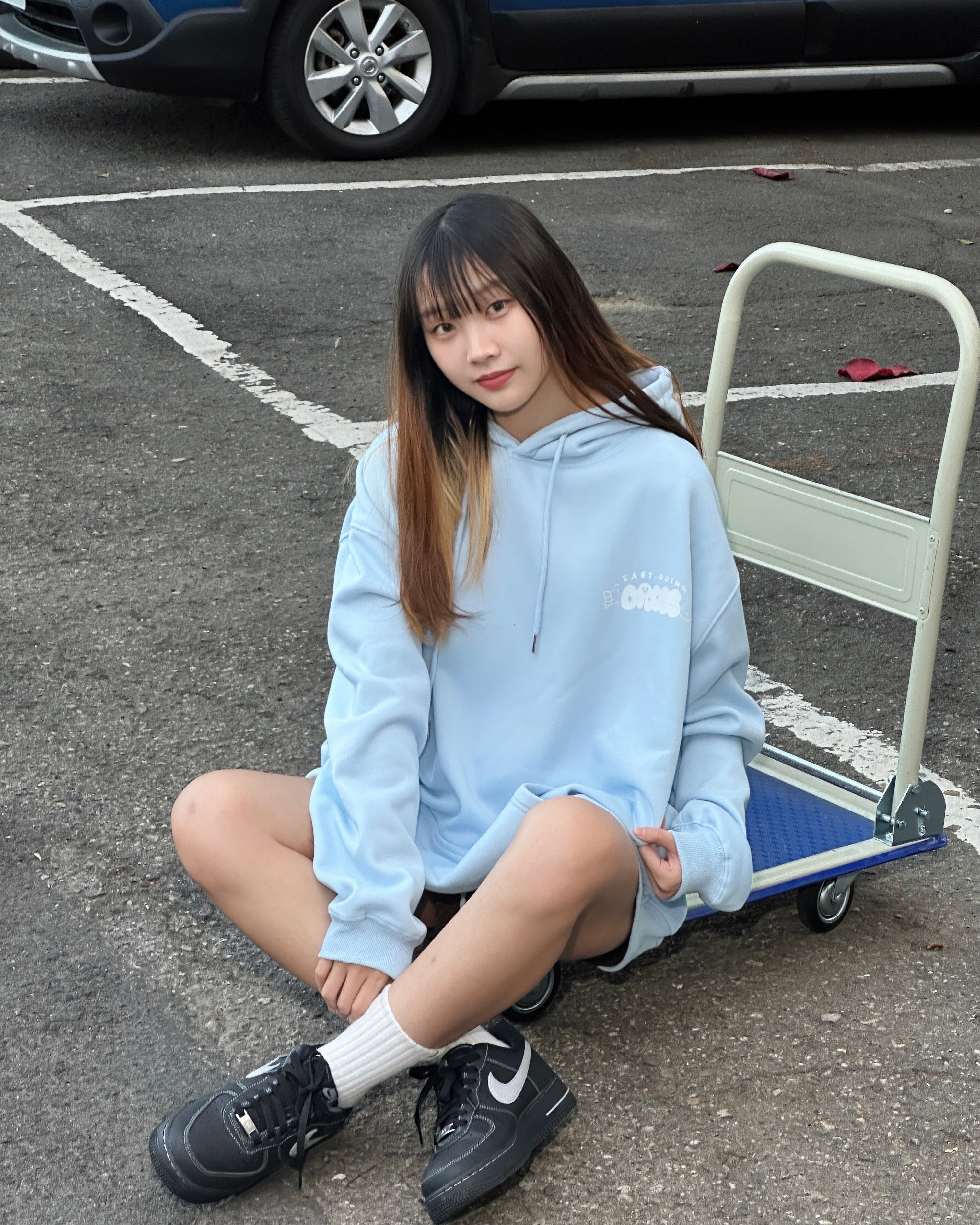 【現貨速發】Nice手勢牛奶絨帽T