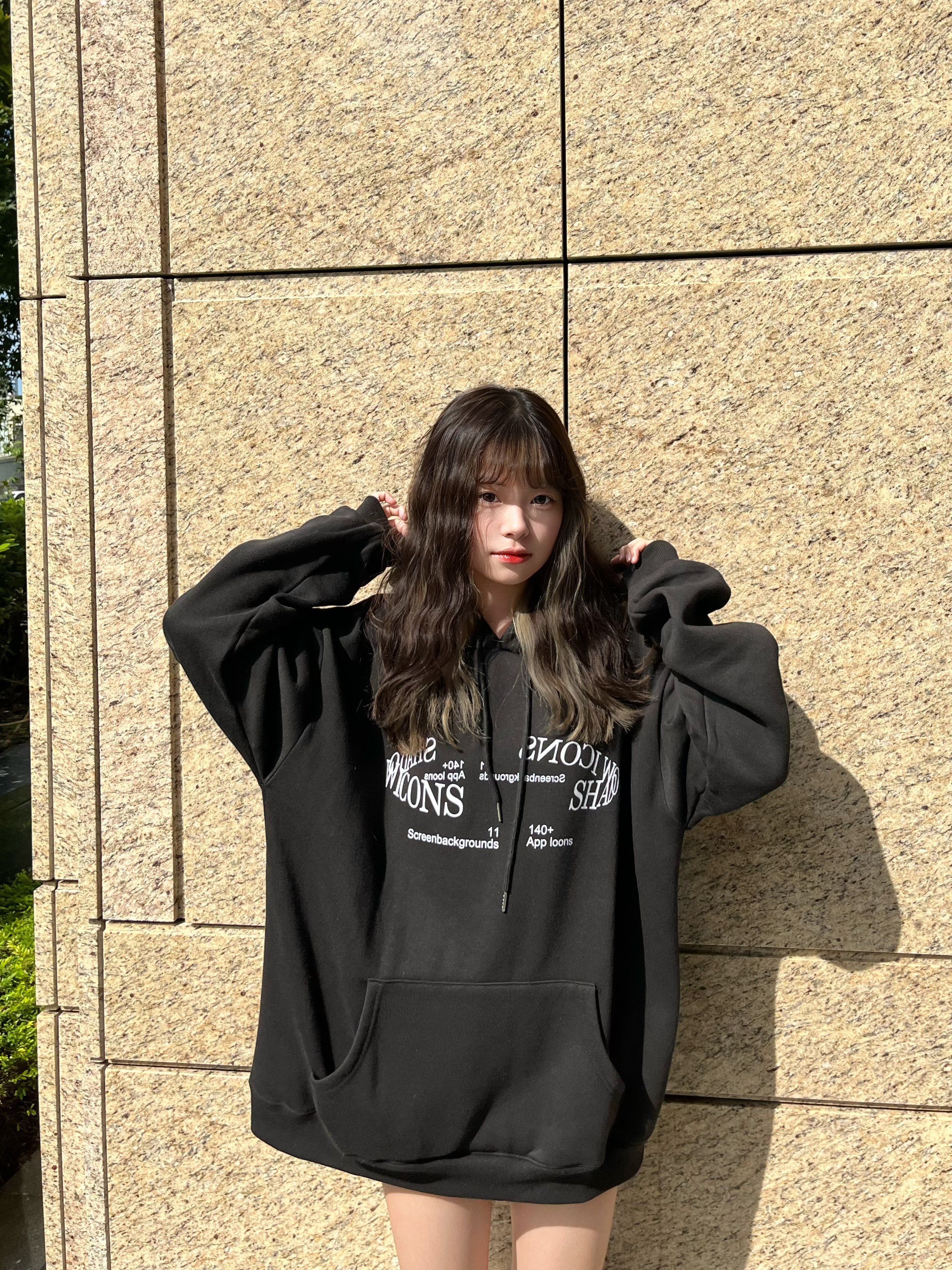 【現貨速發】簡約英文環狀英文帽T