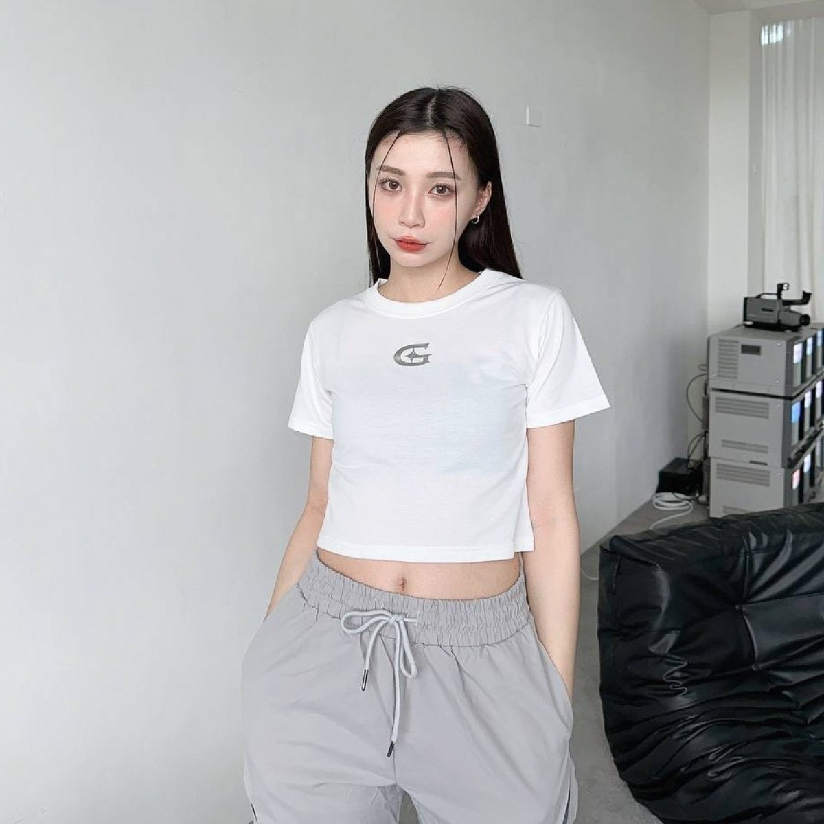 【現貨】科技感反光膠印短版短T