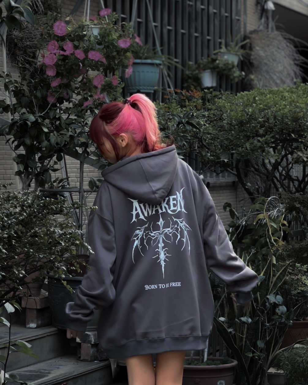 【爆炸吸睛神款!!小編自帶款】黑翼覺醒牛奶絨帽T