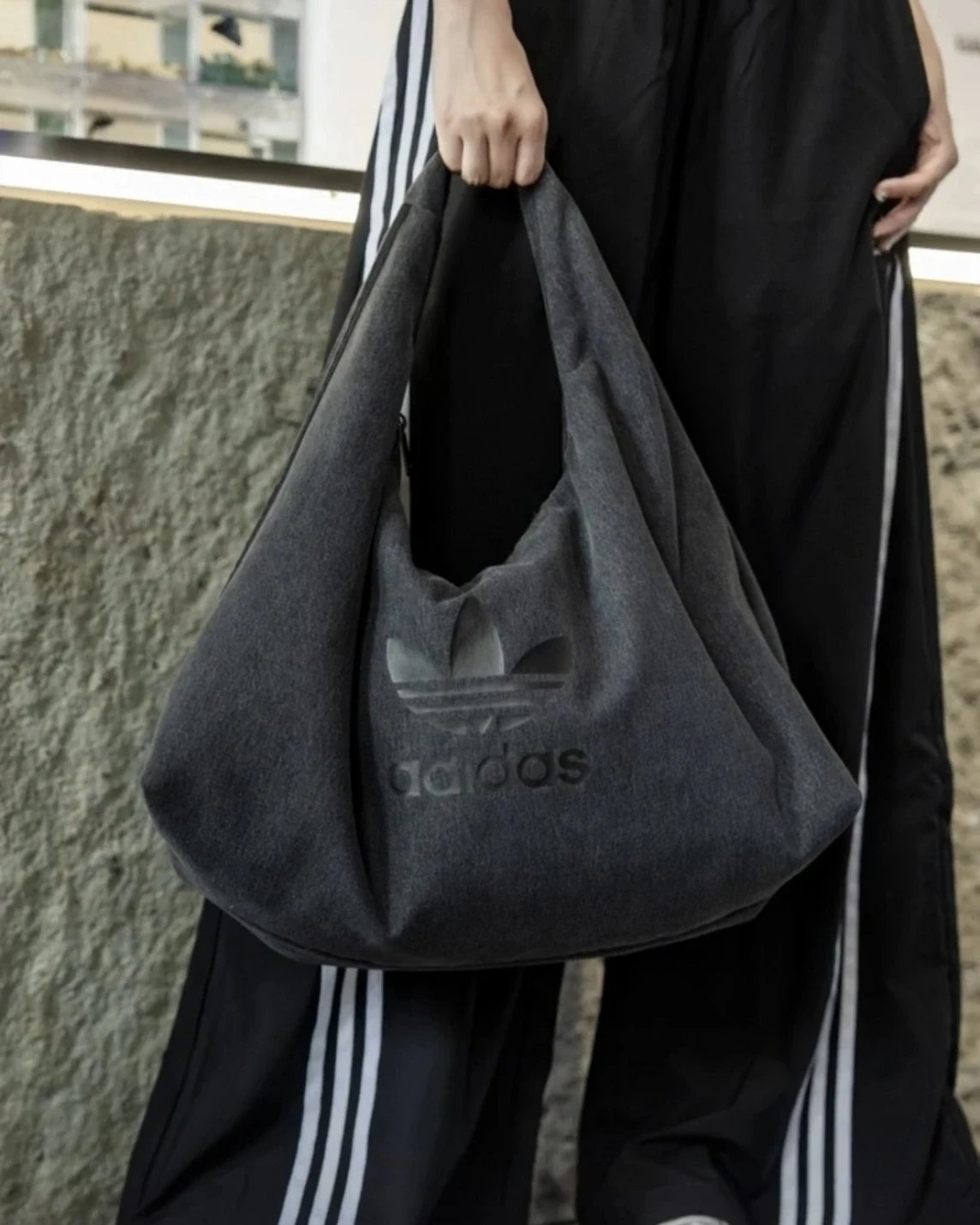 【國外連線預購 買大送小!!!】2色｜ADIDAS 牛仔丹寧單肩包大雲朵包附零錢包 IX7693 IX7694