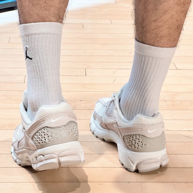 【限量現貨折扣】Nike Zoom Vomero 5 奶灰麂皮 奶茶色 男款｜HF1553-100