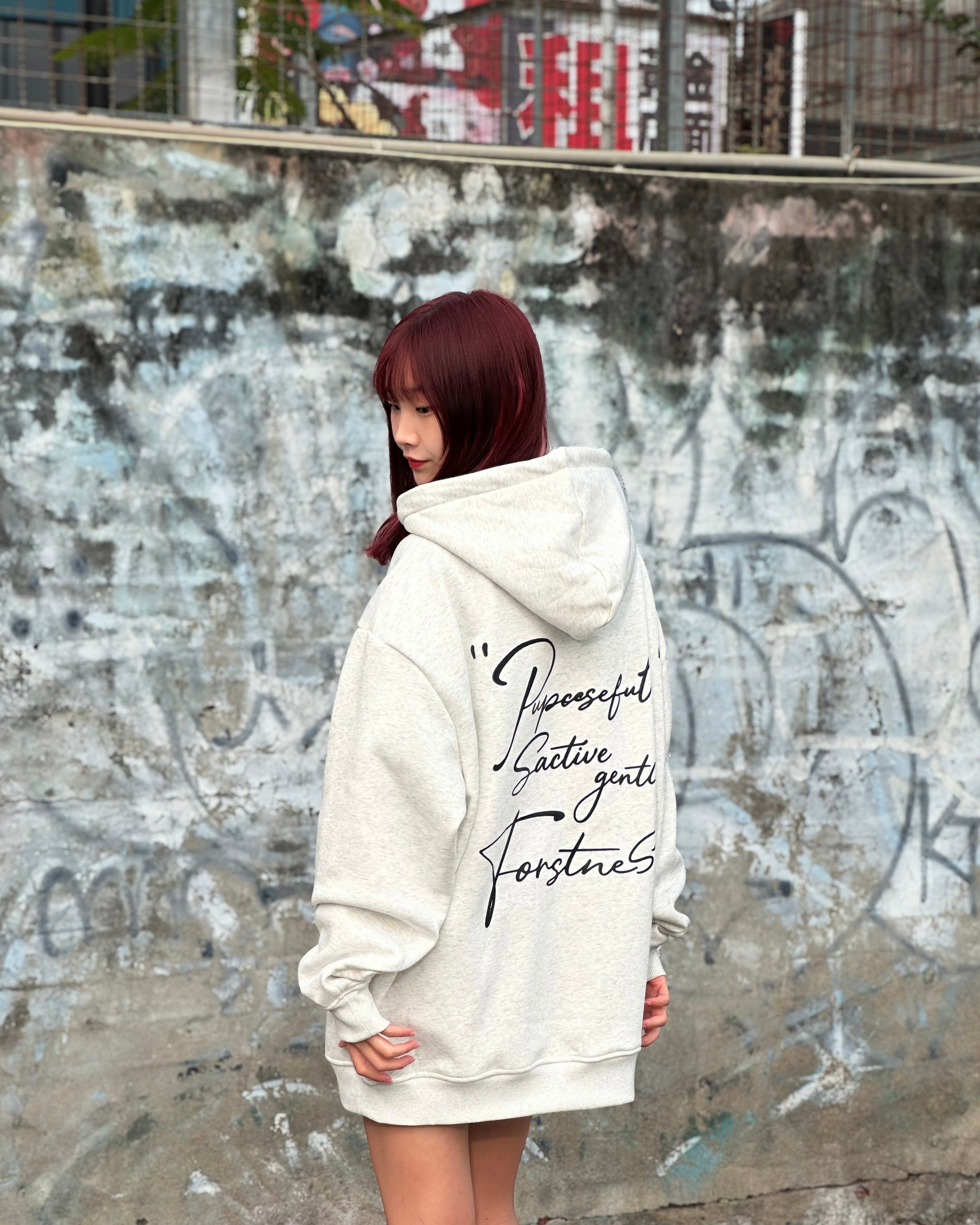 【現貨速發 簡約風必愛款】草寫筆跡牛奶絨帽T