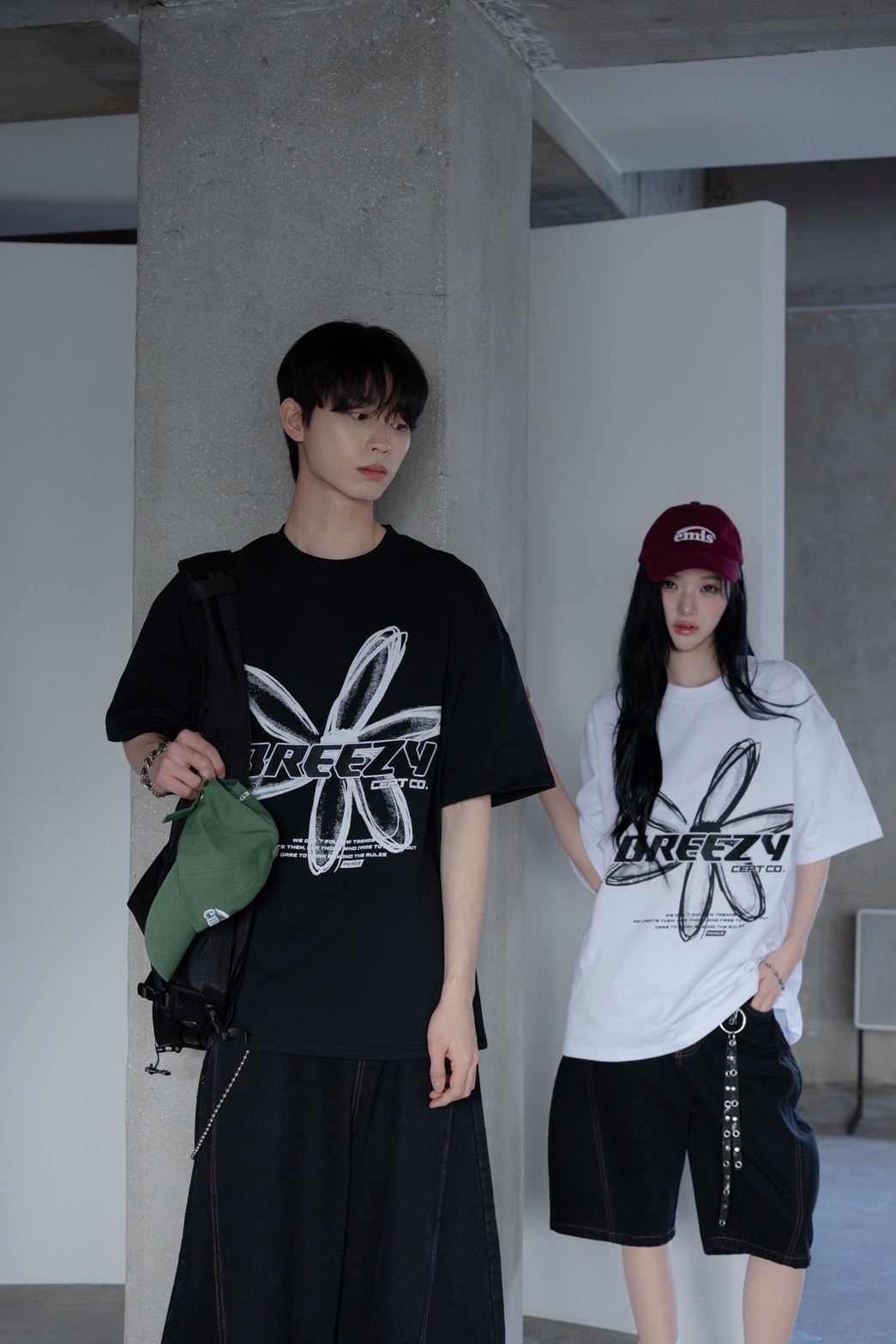 【現貨】刺繡BREEZY手袖花朵印花短T