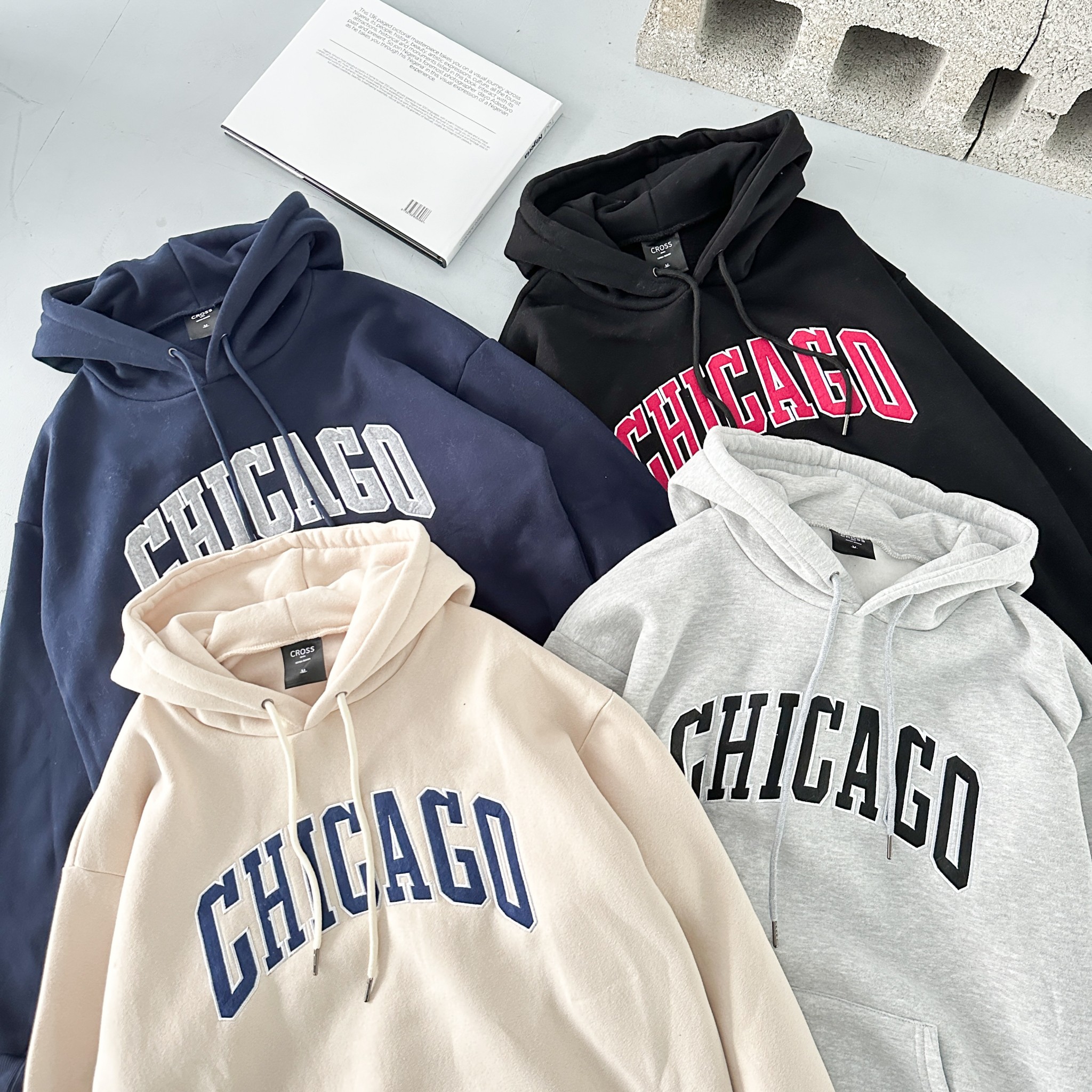 【現貨】電繡CHICAGO帽T