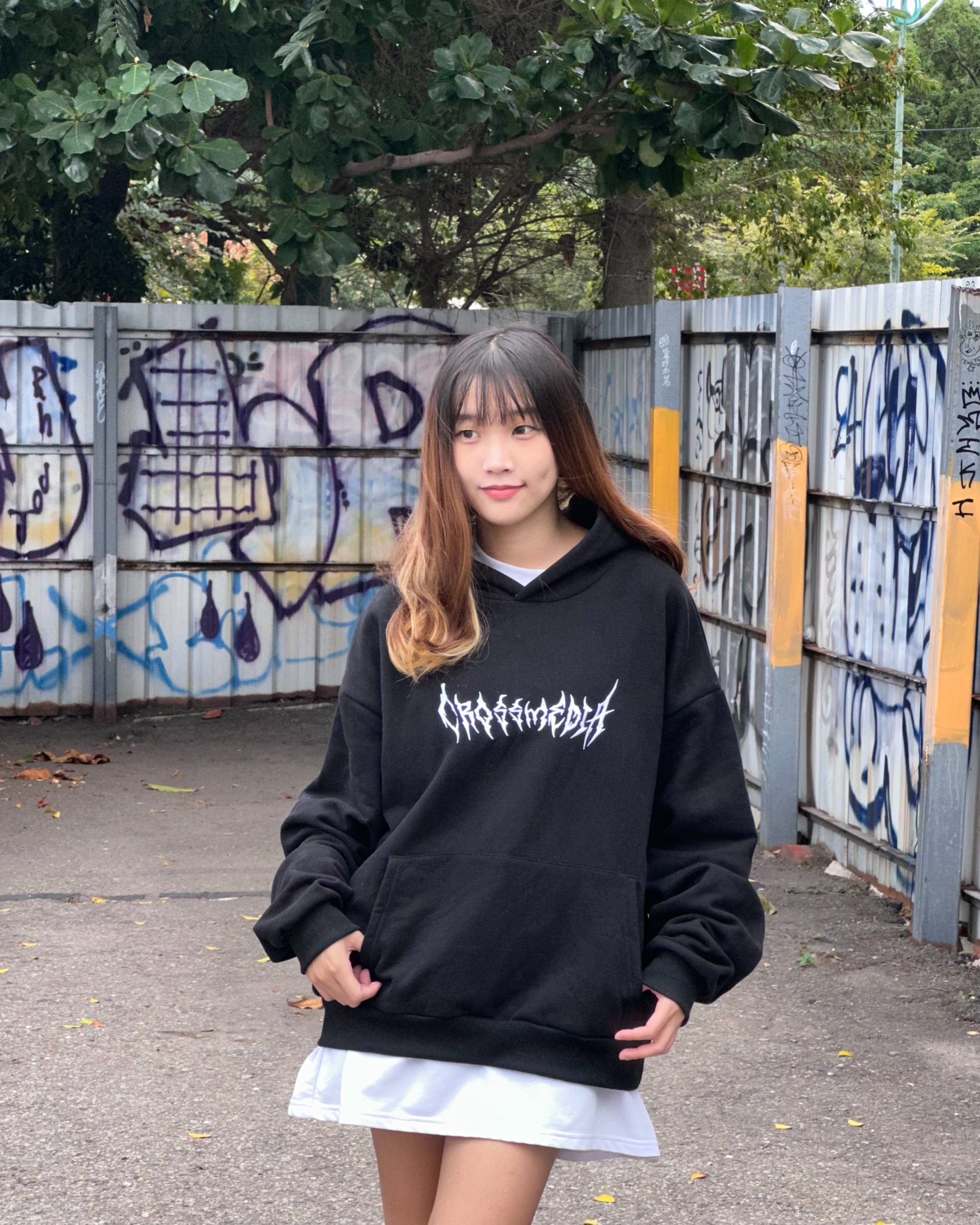 【現貨】CROSSMEDIA 街頭刺繡抓痕短寬帽T