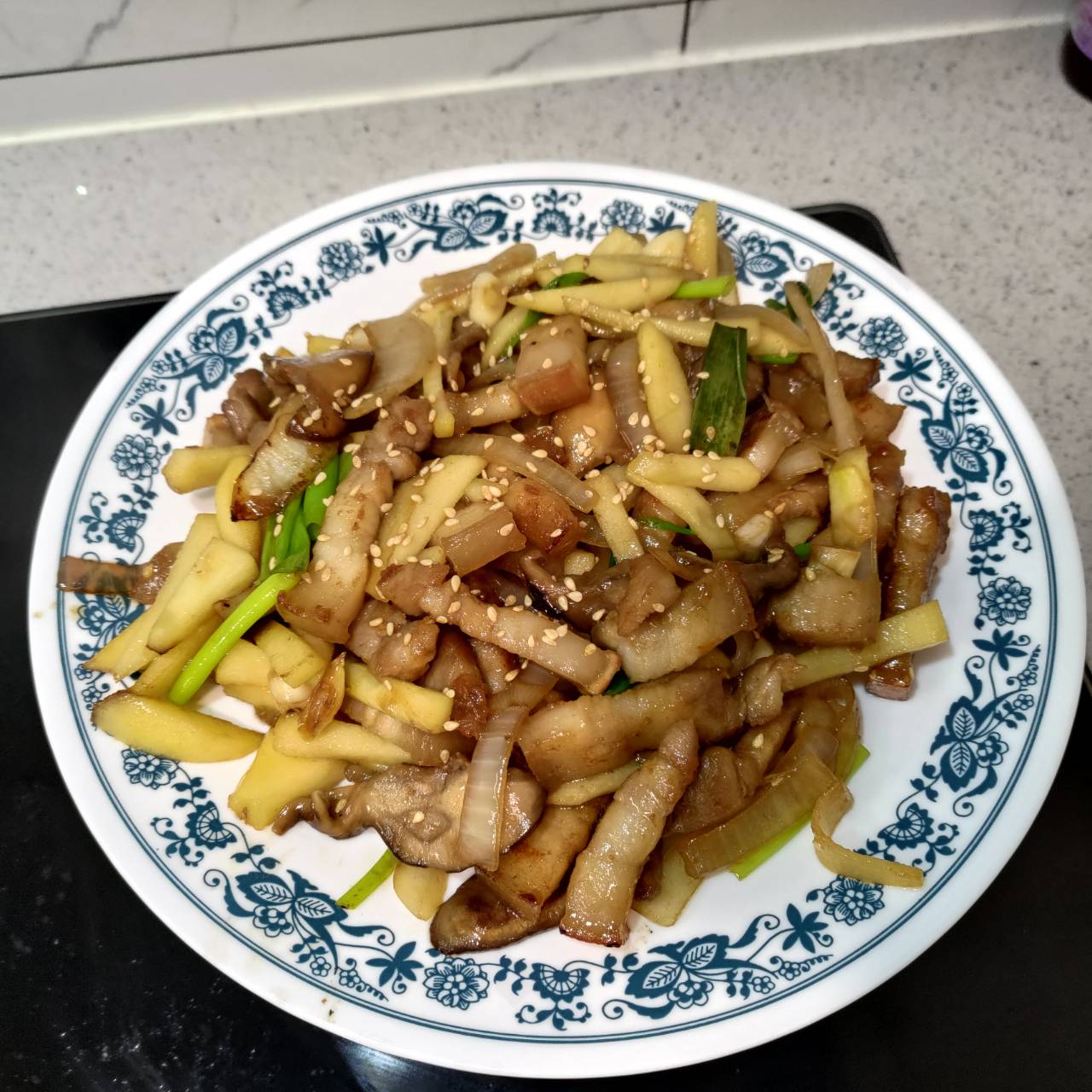 福壽山蜜蘋果炒五花肉-提供人 打工小弟弟