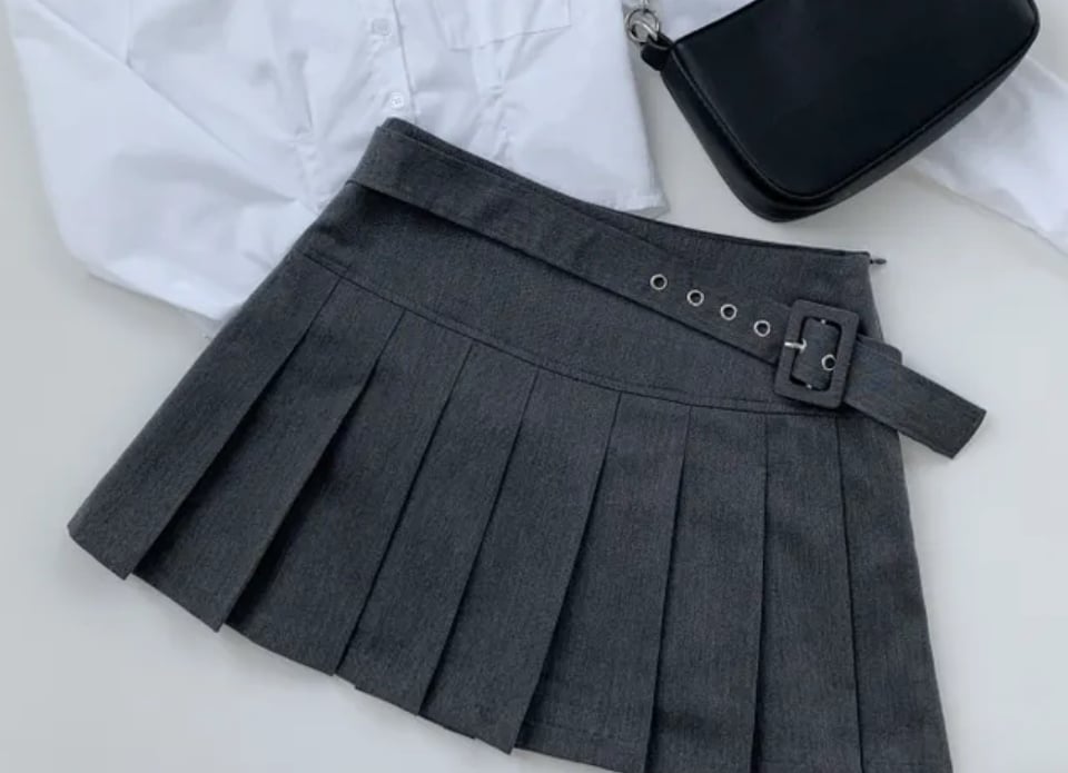 側面腰帶設計 百褶短裙