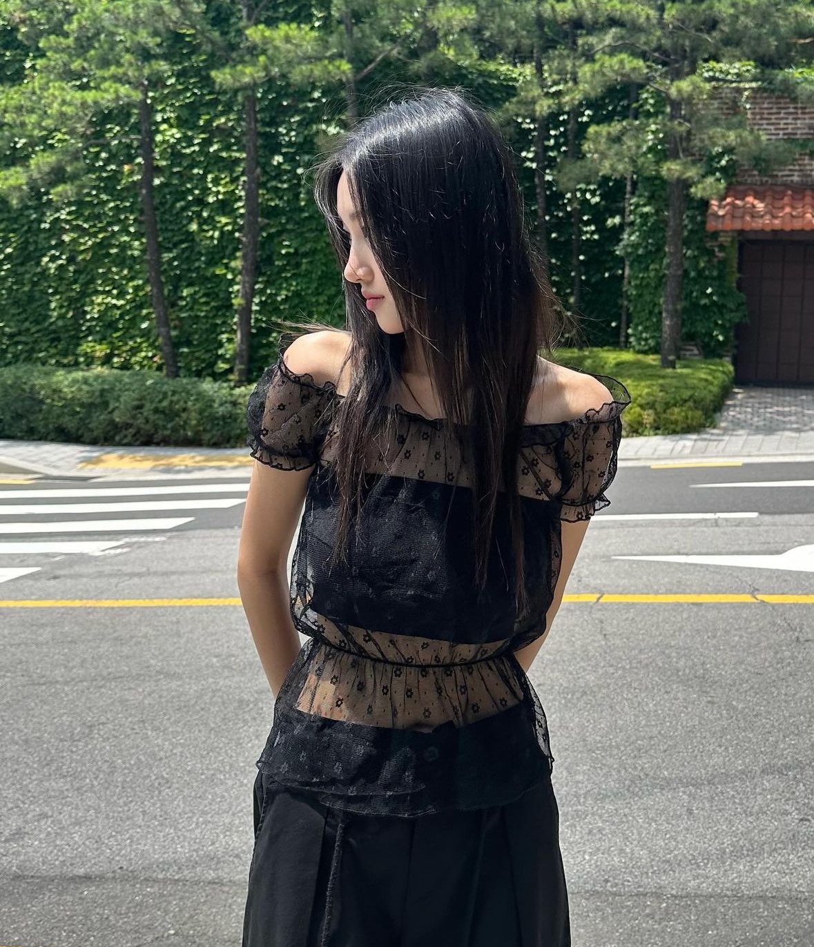 I(2色)蕾絲泡泡袖透膚上衣 I(2色)蕾絲泡泡袖透膚上衣