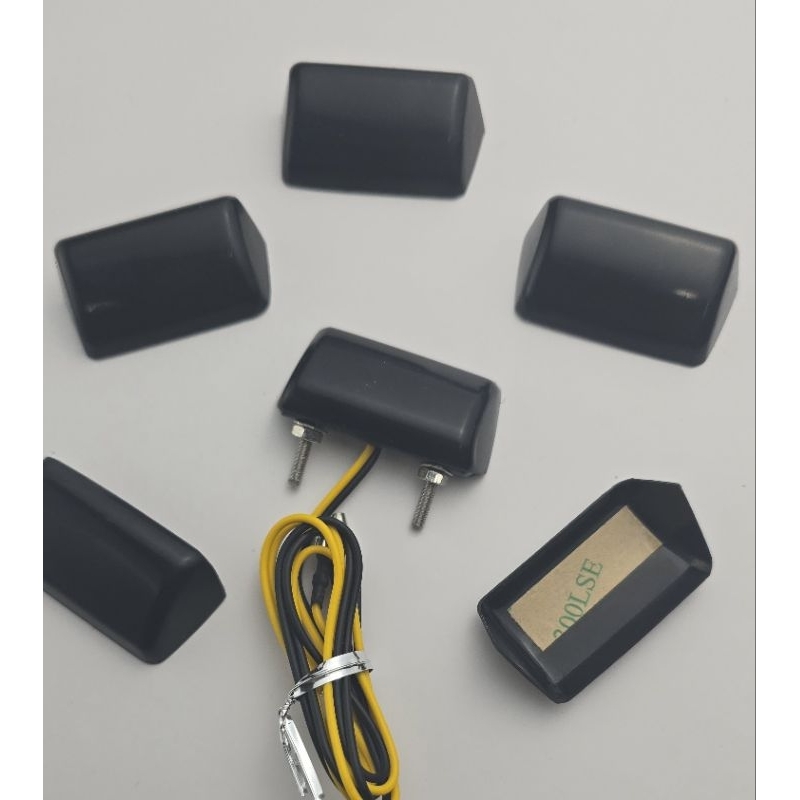 《冠威》水滴型 通用 牌照燈 牌照燈蓋 黏貼式 遮光罩