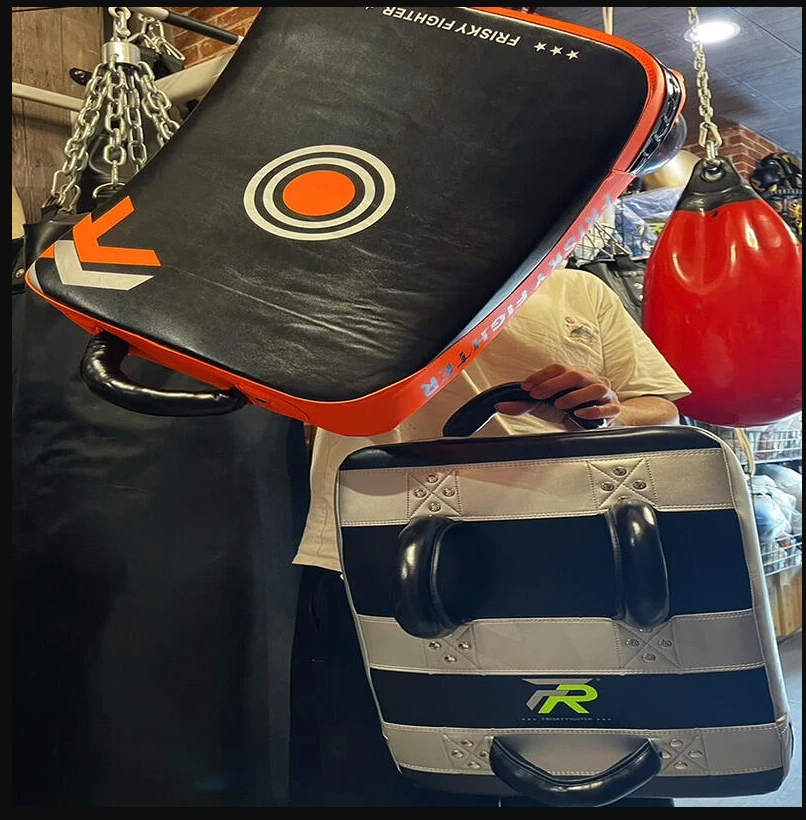 ~子甄彣璟~FRISKY腳靶 大腳靶 大踢靶 弧形腿靶 拳擊 弓形腳靶 散打 格鬥 武術 側踢 飛踢 訓練靶 運動護具