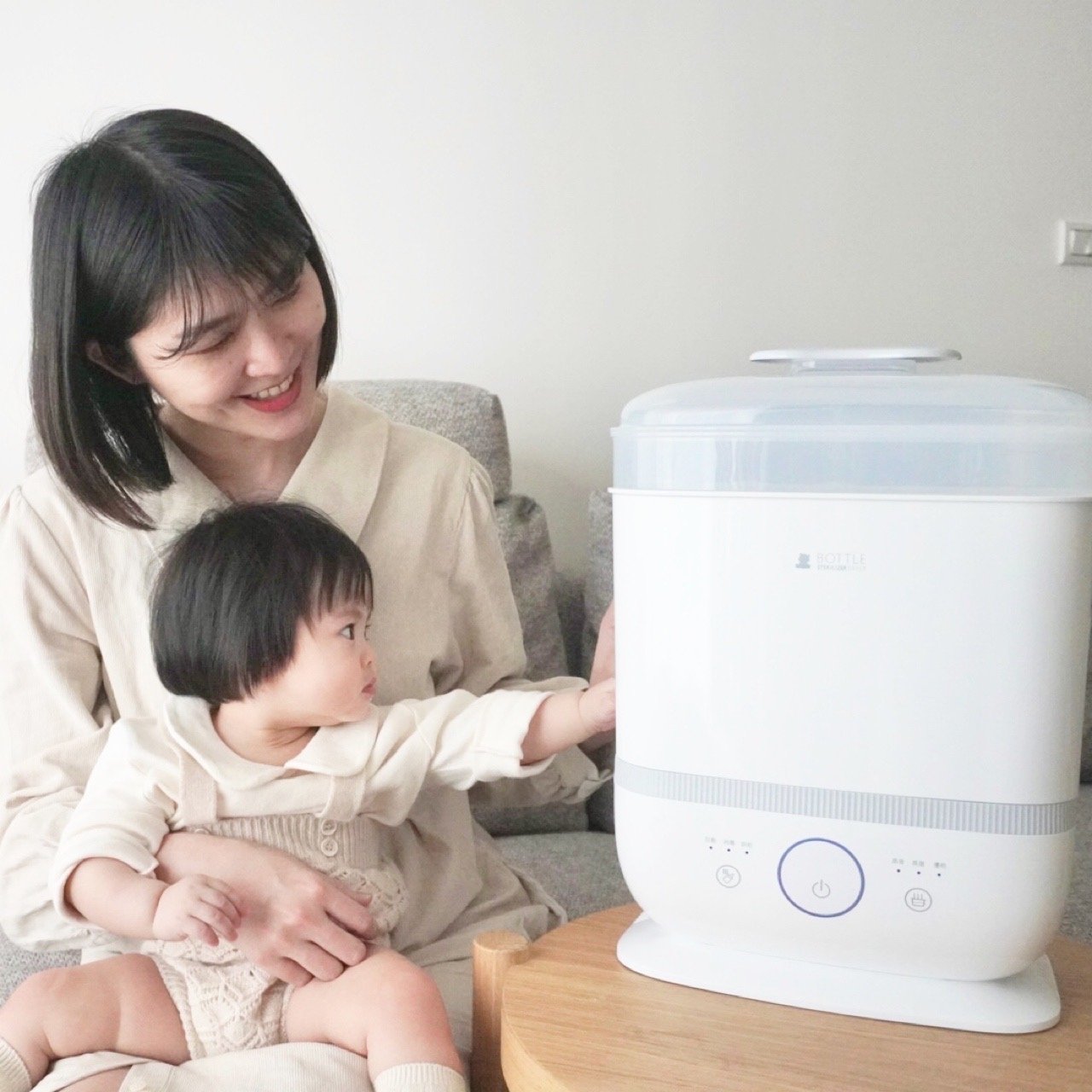 操作簡單又順手的韓國SnowBear小白熊智美多功能蒸氣消毒烘乾鍋