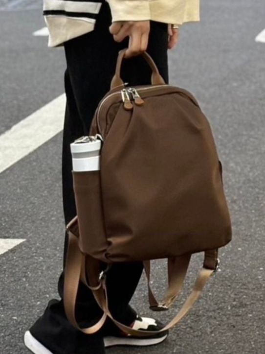 質感極簡防水尼龍後背包*1色 KB102098