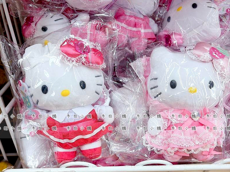 日本直送｜三麗鷗 HelloKitty 登山扣絨毛吊飾