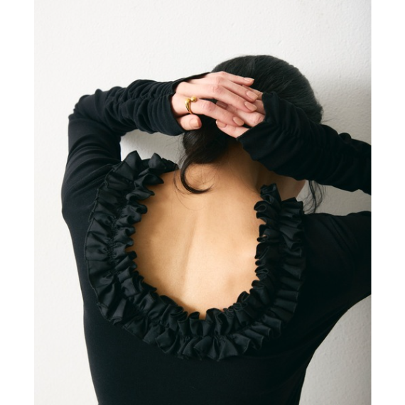 【 Lutim by u 】附罩杯荷葉邊露肩羅紋上衣