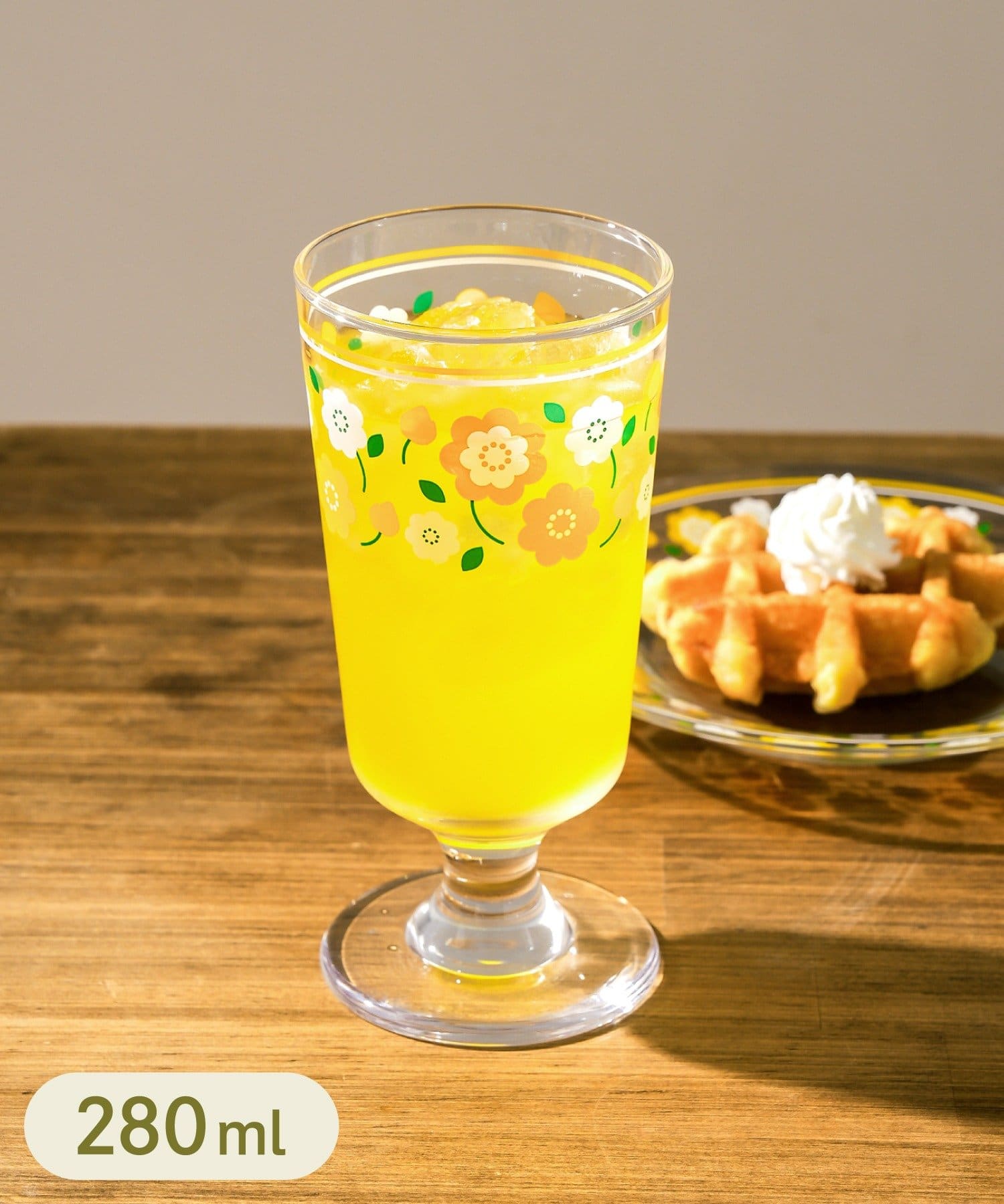 【 3COINS 】昭和レトロ調 腳踏高腳玻璃杯