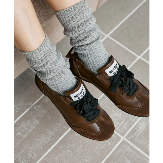 【 MARY QUANT 】麂皮感抓皺運動鞋