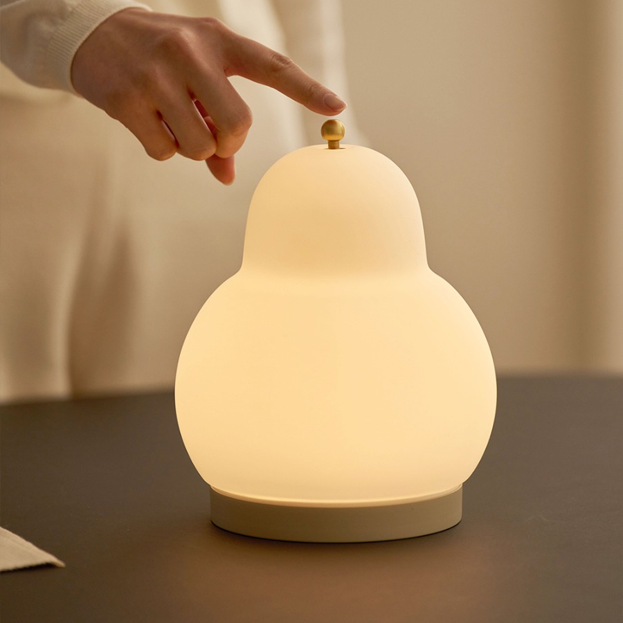 （預購）韓國Lumir｜Yeolmae 梨子無線桌燈-沙色霧面