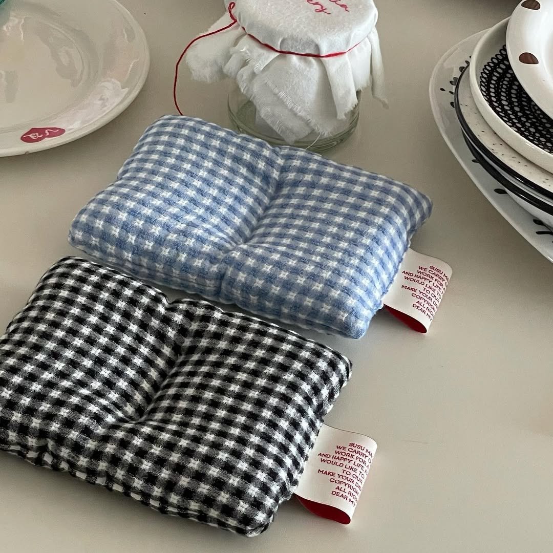 （現貨）韓國 susu studio | 格紋澎澎杯墊