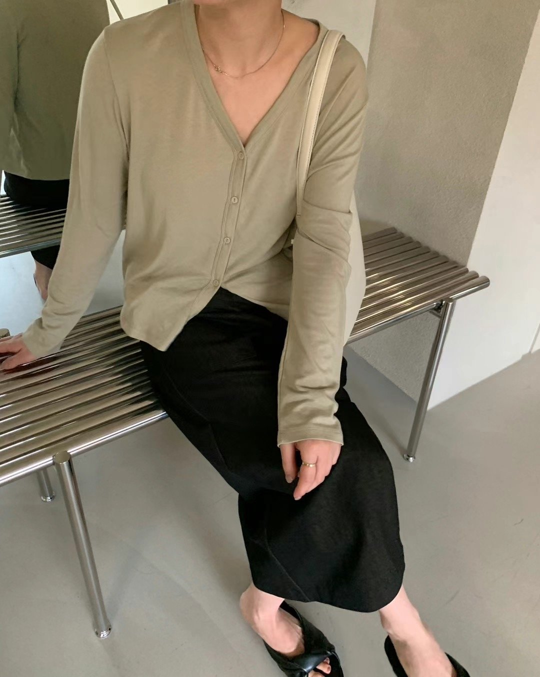 F14 基本款舒服排釦上衣（9 colors）