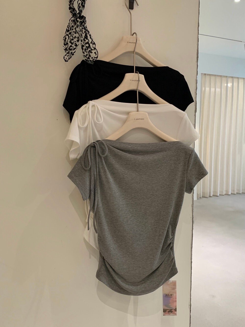 Gz71 斜肩一字領修身上衣（3colors）