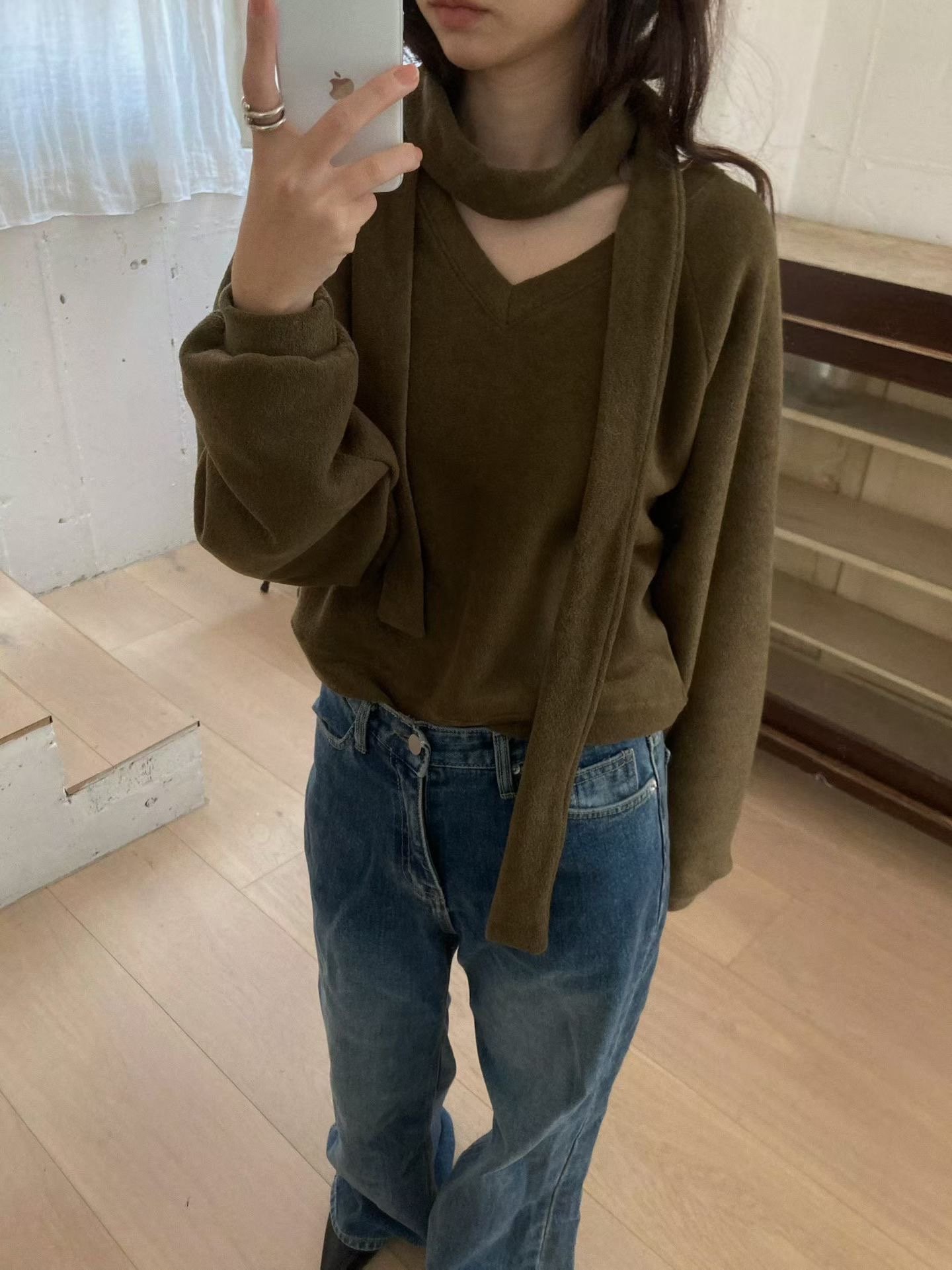 N24 v領毛衣附小圍巾（3colors）