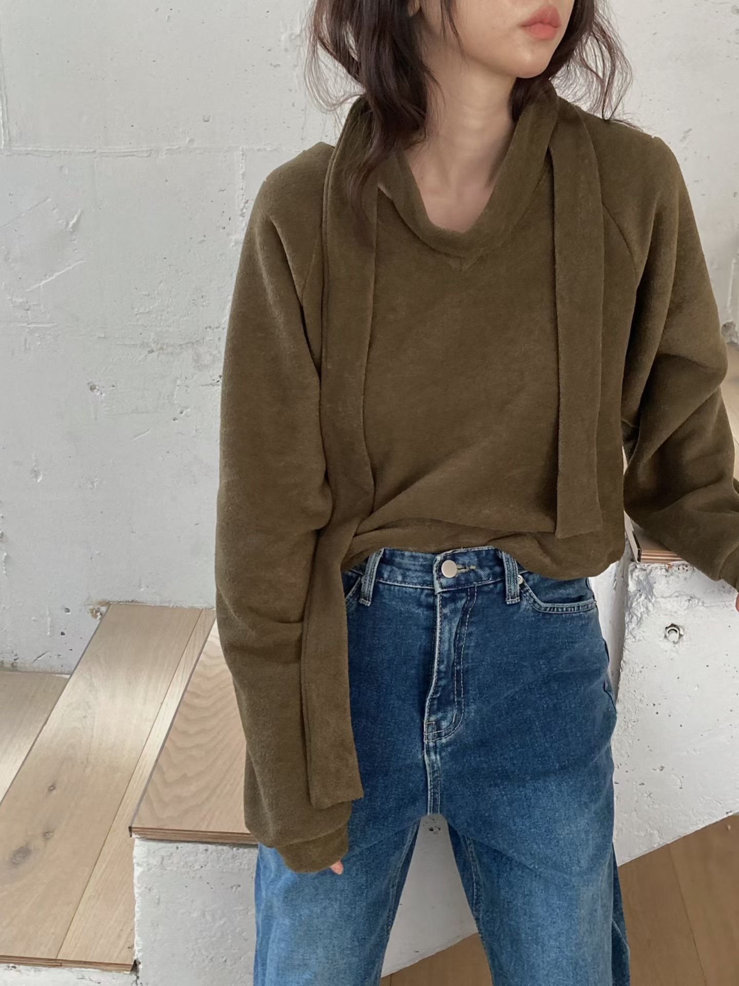 N24 v領毛衣附小圍巾（3colors）