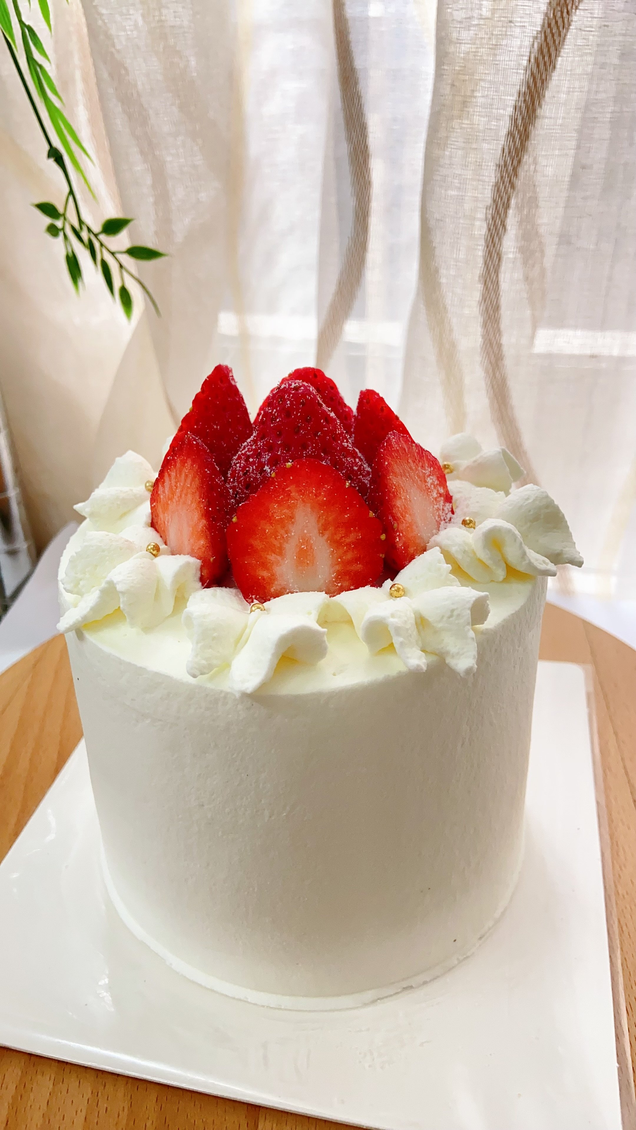 Hb 莓好幸運 草莓奶油生日蛋糕 4吋加高 （季節）